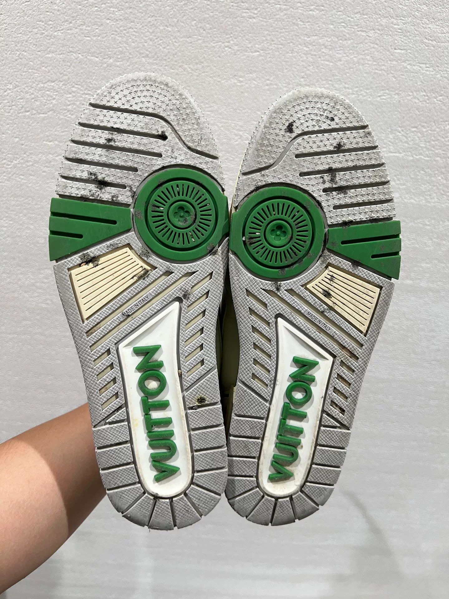 Louis Vuitton Louis Vuitton Green and White Trainers Size 42 Size US 9 / EU 42 - 8 Thumbnail