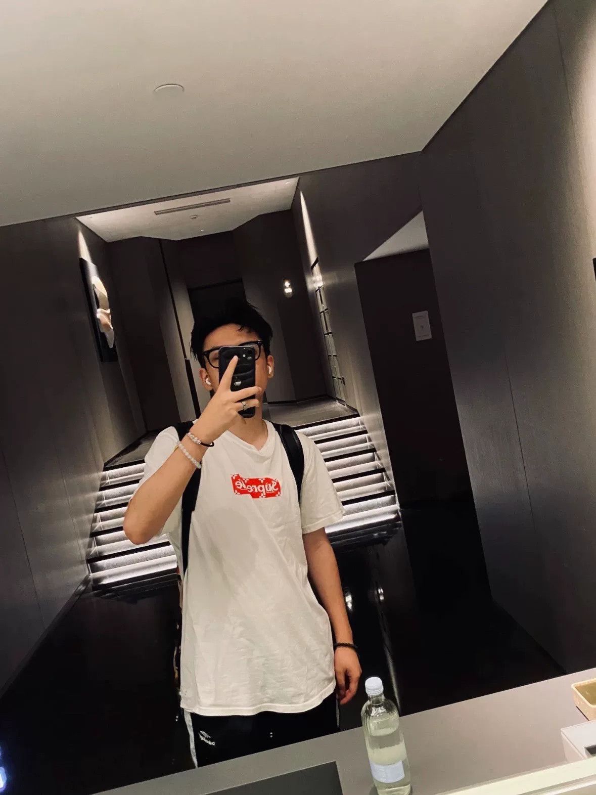 Louis Vuitton LV Supreme Box Logo Short Sleeve T-Shirt Size US XL / EU 56 / 4 - 8 Thumbnail