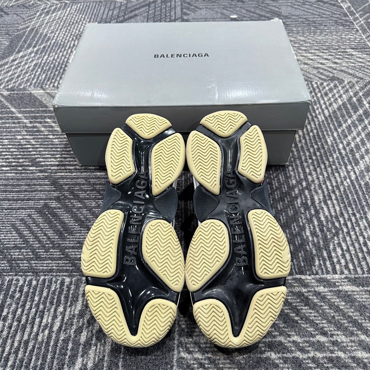 Balenciaga Balenciaga Triple Sneakers Size 41 Size US 8 / EU 41 - 6 Thumbnail