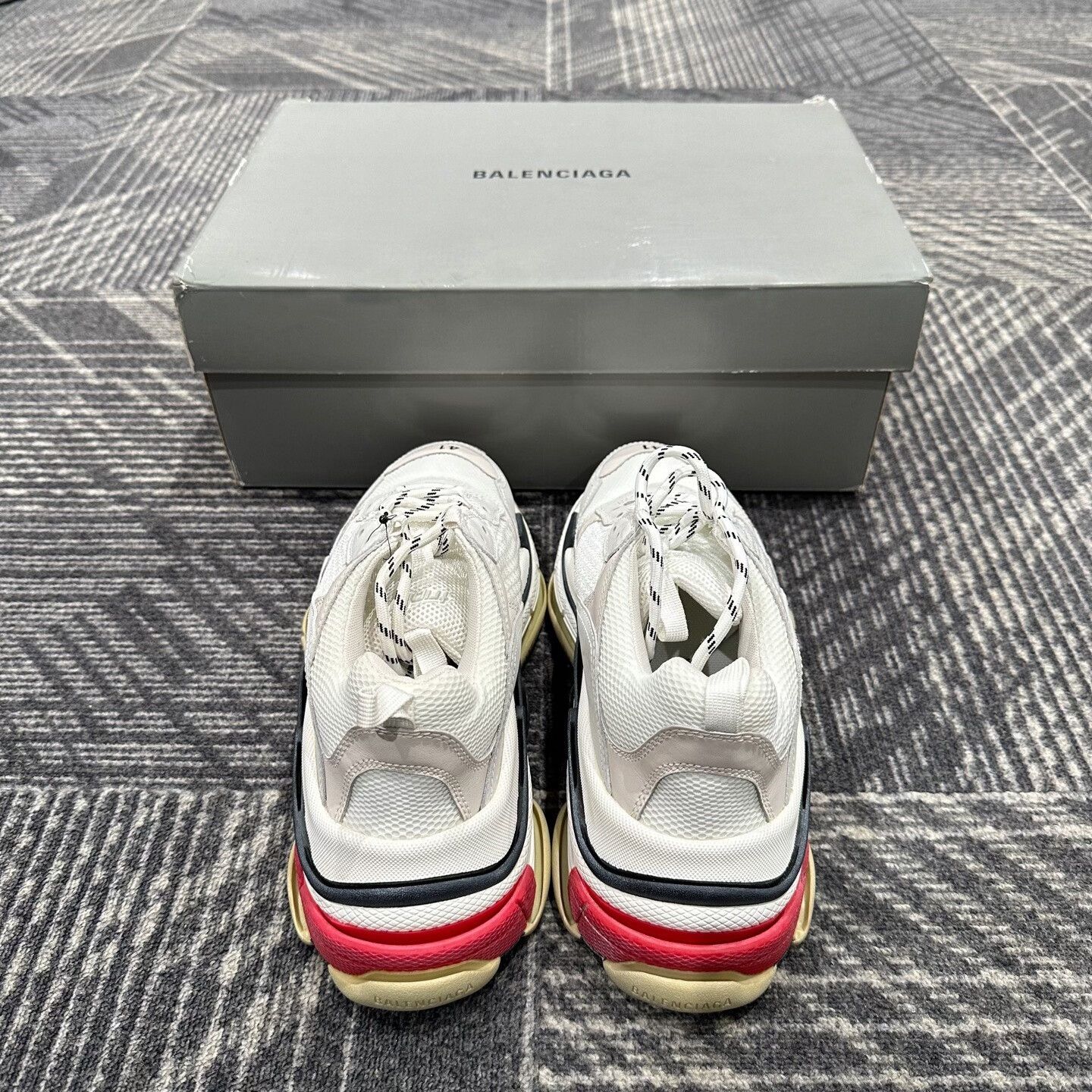 Balenciaga Balenciaga Triple Sneakers Size 41 Size US 8 / EU 41 - 3 Thumbnail