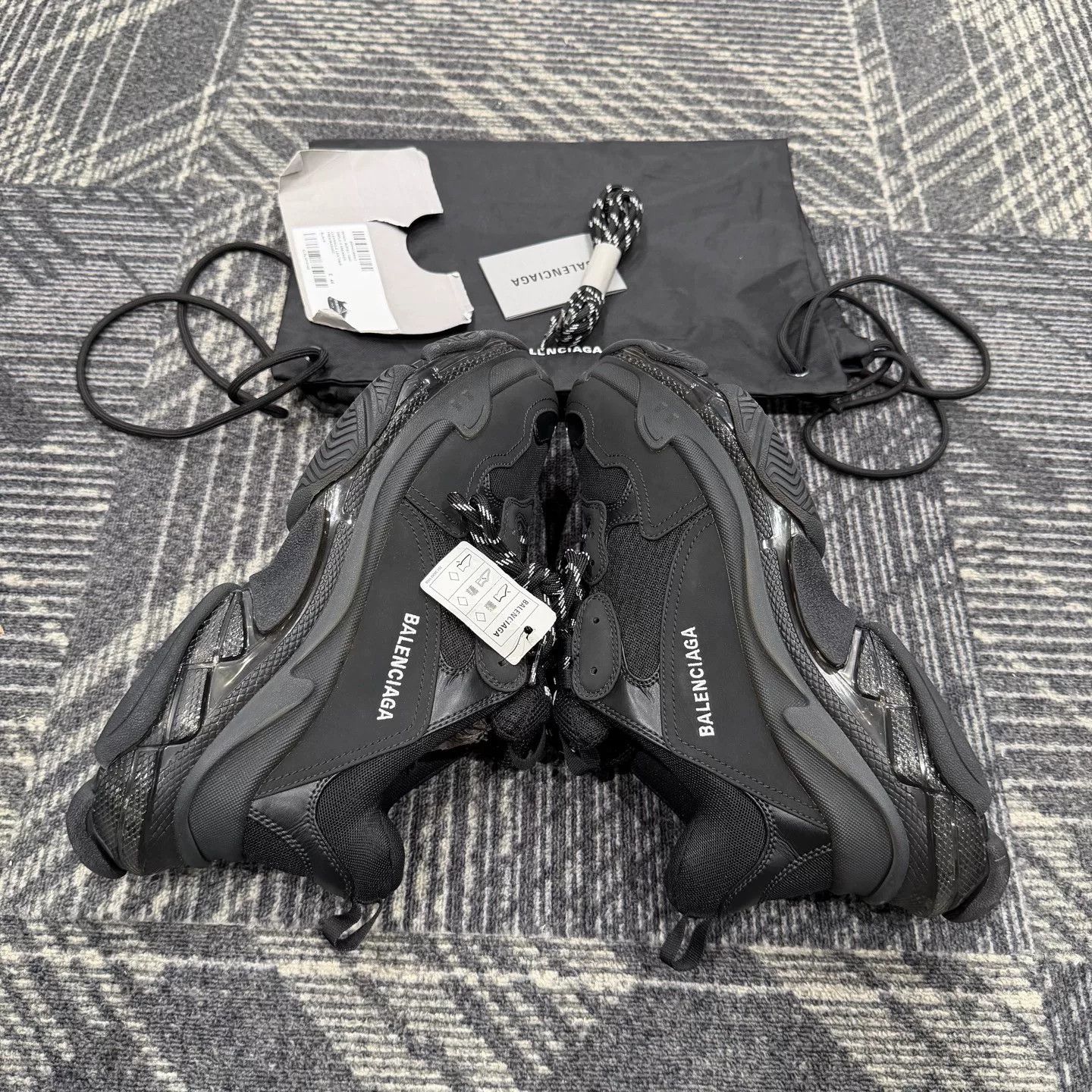 Balenciaga Balenciaga Triple S Black Sneakers Size 44 Size US 10 / EU 43 - 4 Thumbnail