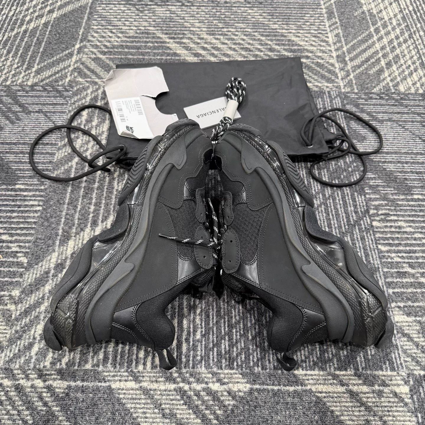 Balenciaga Balenciaga Triple S Black Sneakers Size 44 Size US 10 / EU 43 - 5 Thumbnail
