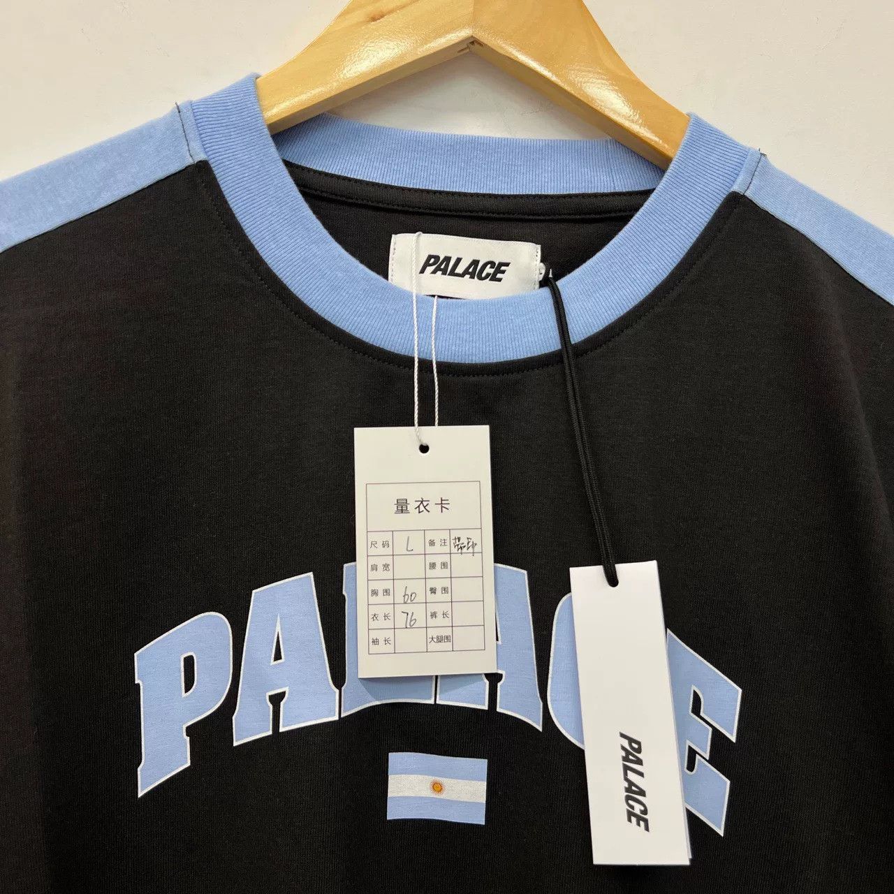 Palace Black Palace Flag T-Shirt Large Size US L / EU 52-54 / 3 - 3 Thumbnail
