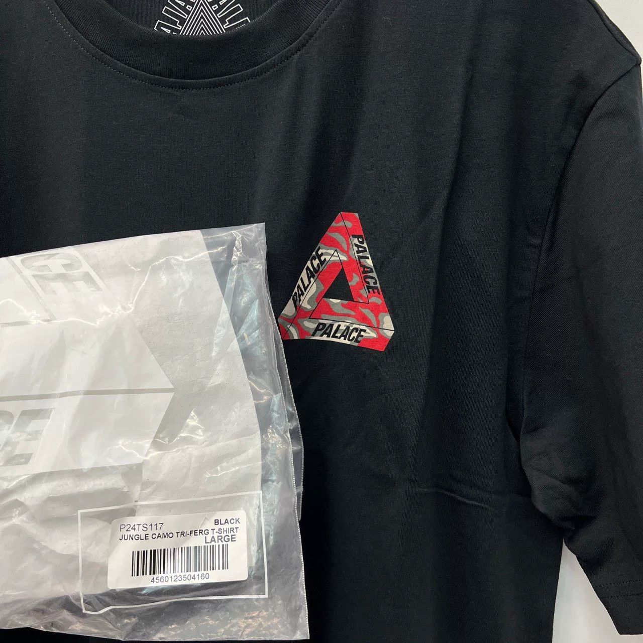 Palace Palace SS23 Triangular Logo Short Sleeve Shirt Size US L / EU 52-54 / 3 - 4 Thumbnail