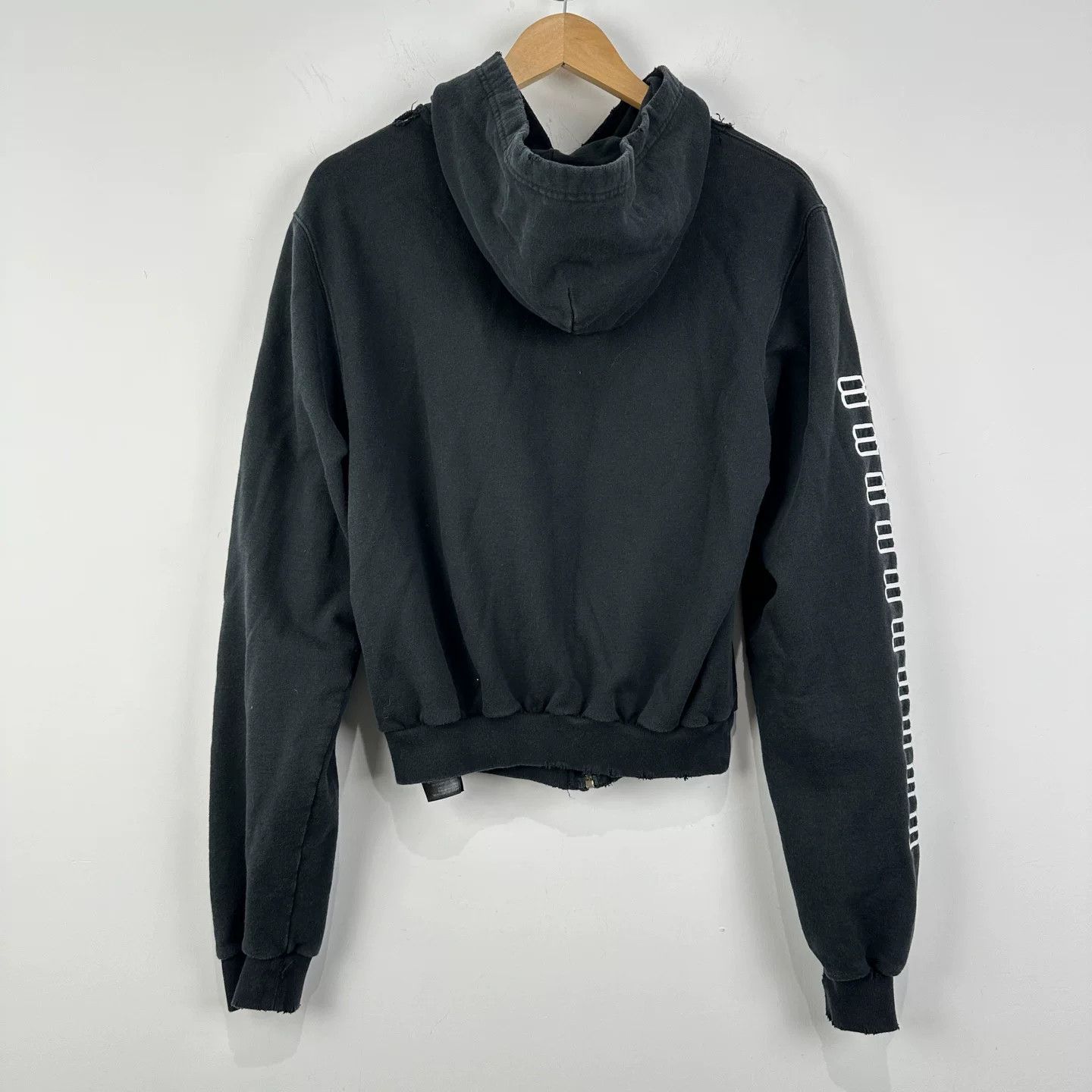 Balenciaga Balenciaga Distressed BB Embroidered Jacket Size US XS / EU 42 / 0 - 2 Thumbnail