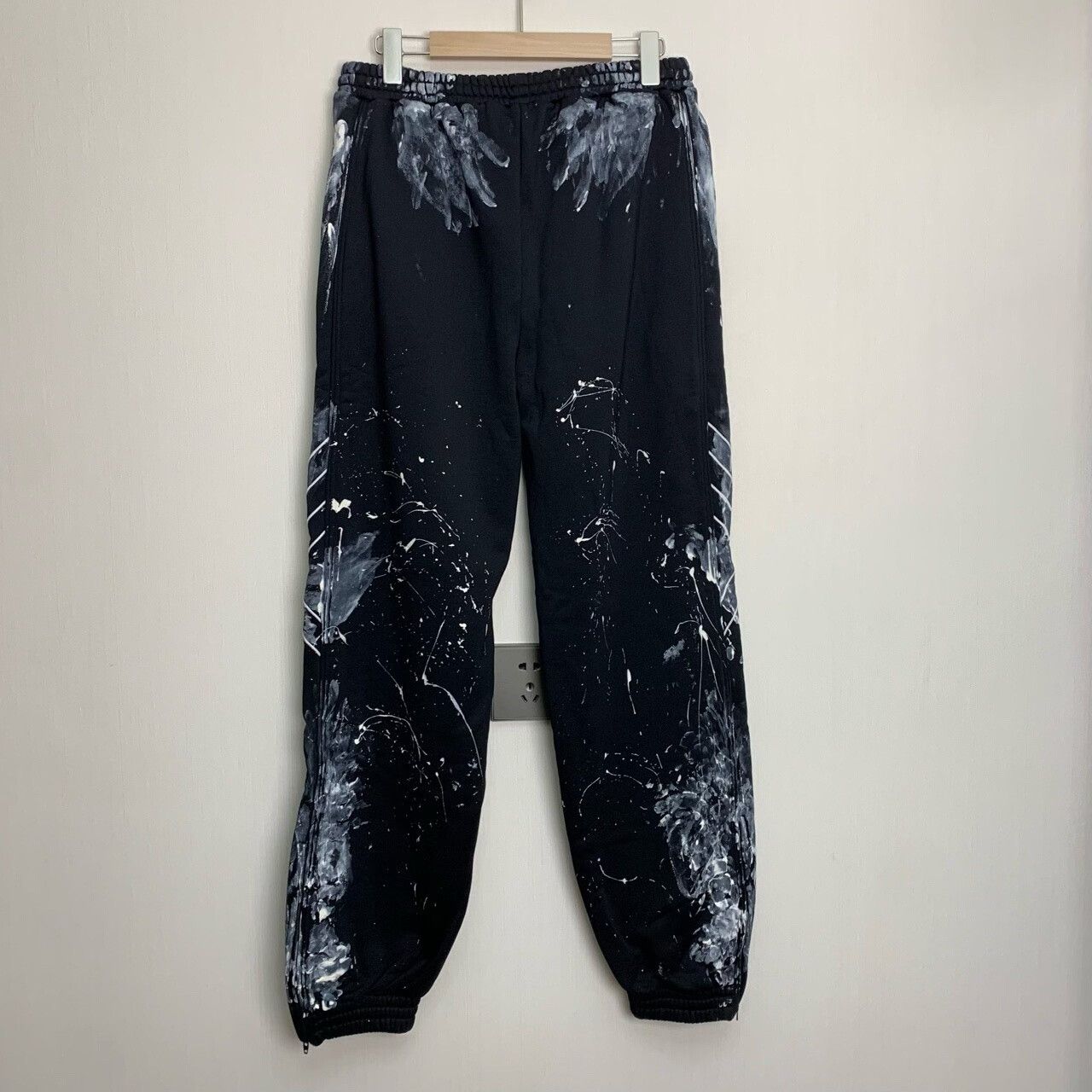 Balenciaga Balenciaga Graffiti Casual Pants Size S Size US 26 / EU 42 - 2 Thumbnail