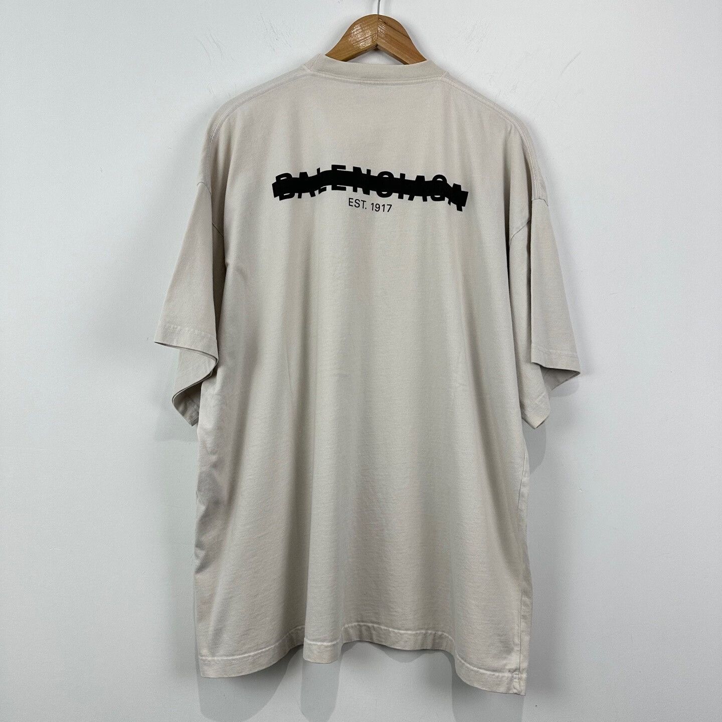 Balenciaga Balenciaga Short Sleeve T-Shirt Size 4 Size US XL / EU 56 / 4 - 2 Thumbnail