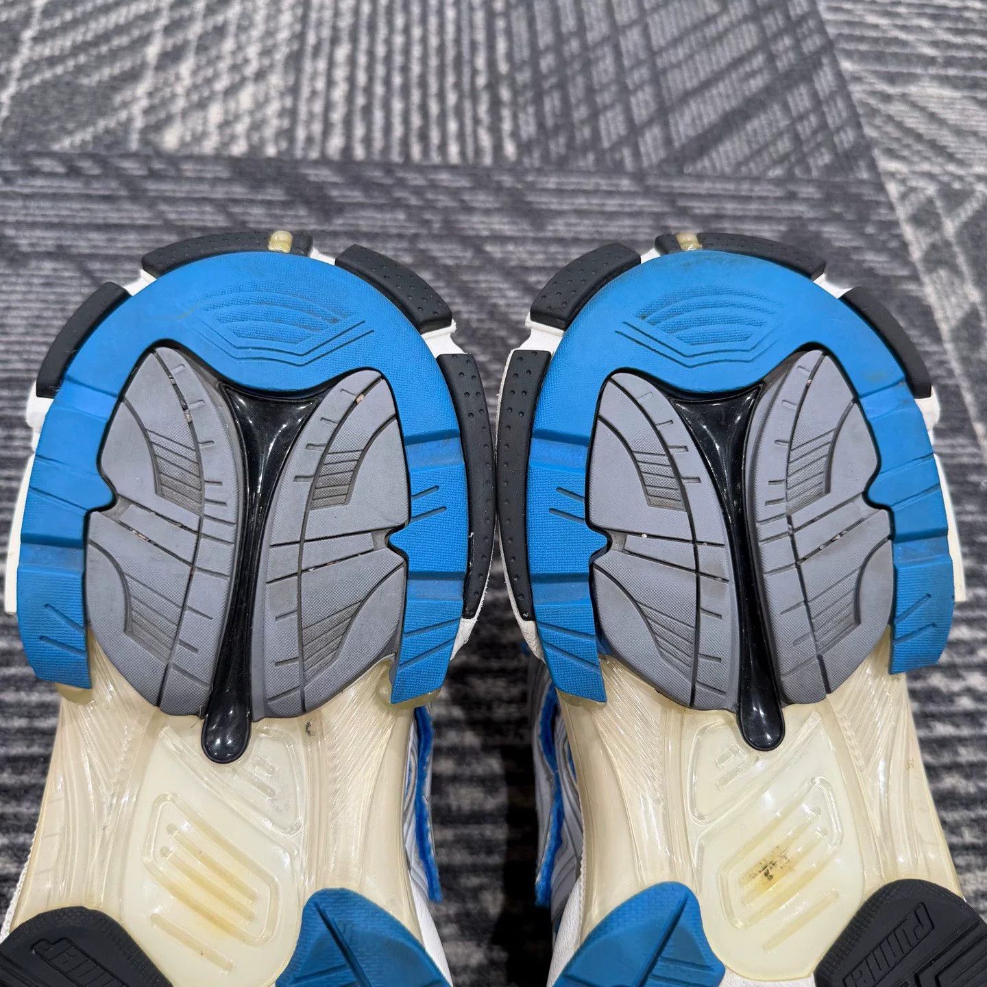 Balenciaga Balenciaga Runner Low Sneakers Size 41 Size US 8 / EU 41 - 7 Thumbnail