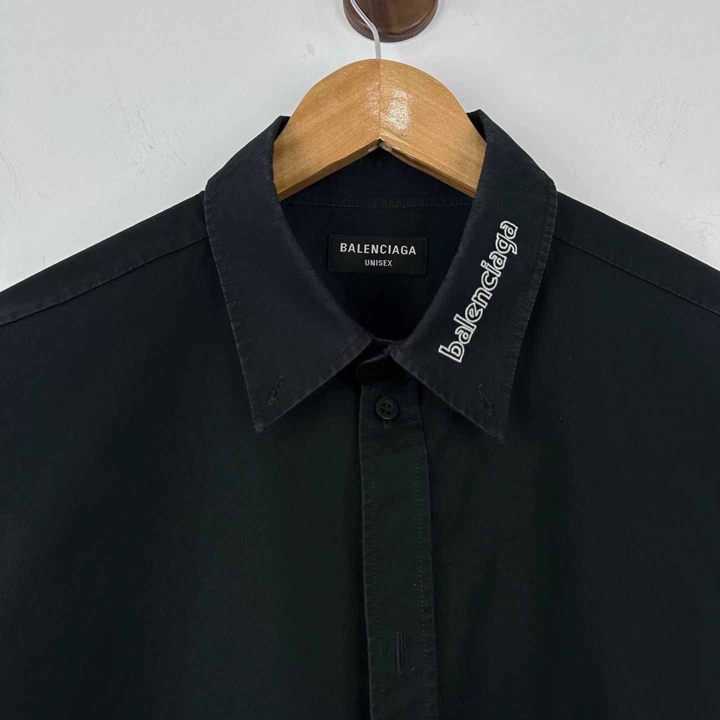 Balenciaga Balenciaga Embroidered Collar Shirt Size 39 Size US M / EU 48-50 / 2 - 3 Thumbnail