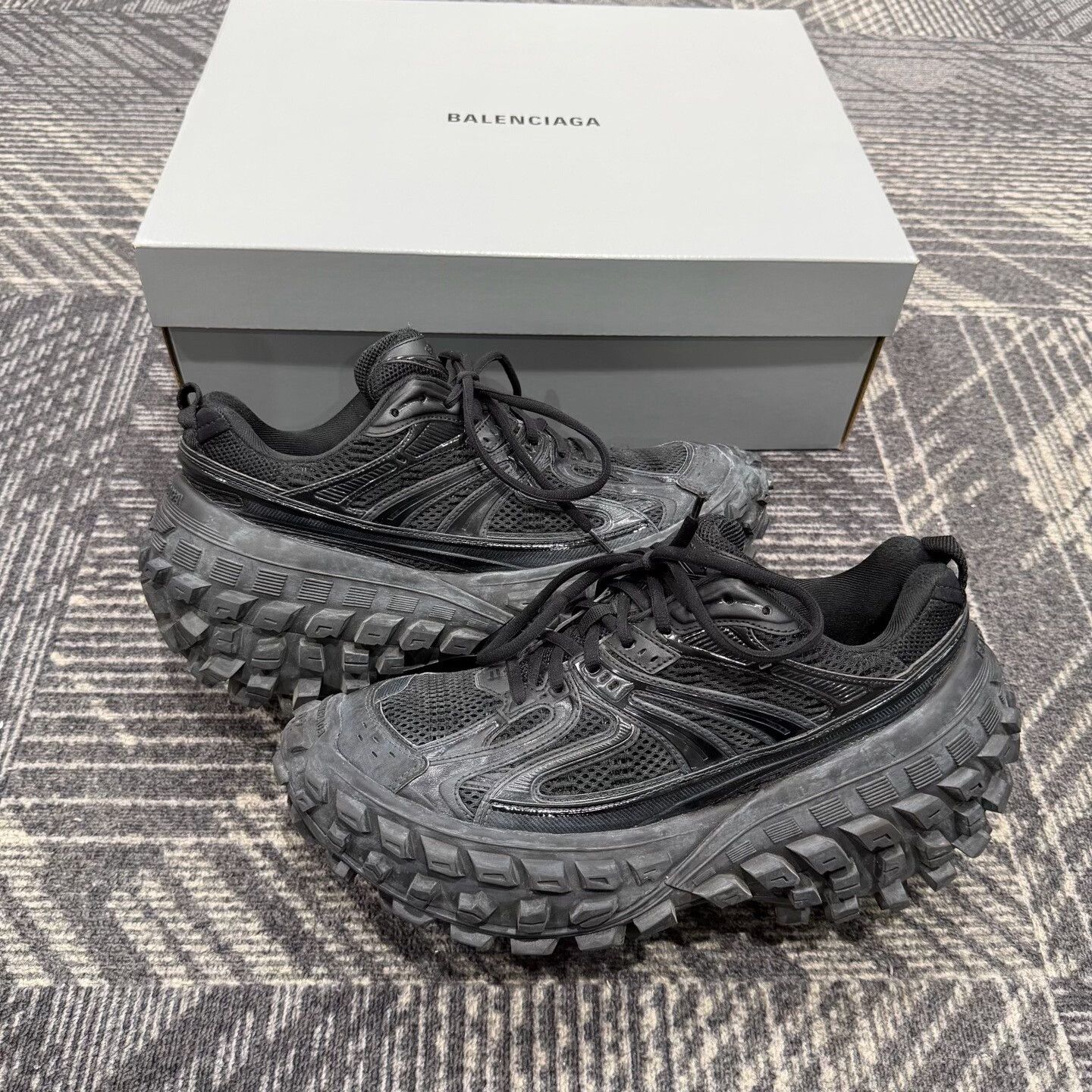 Balenciaga Balenciaga Bouncer Vintage Tire Shoes Size US 9 / EU 42 - 4 Thumbnail