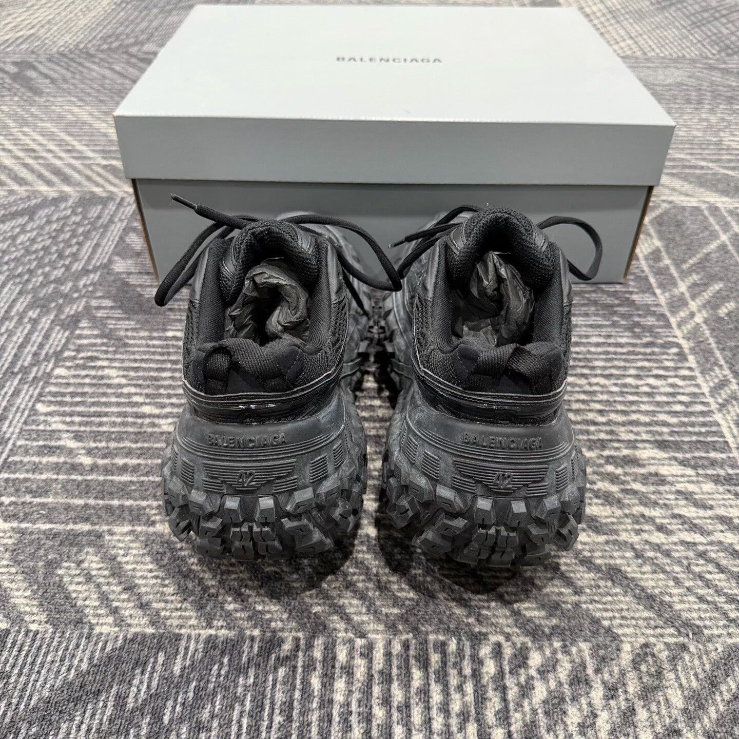 Balenciaga Balenciaga Bouncer Vintage Tire Shoes Size US 9 / EU 42 - 3 Thumbnail