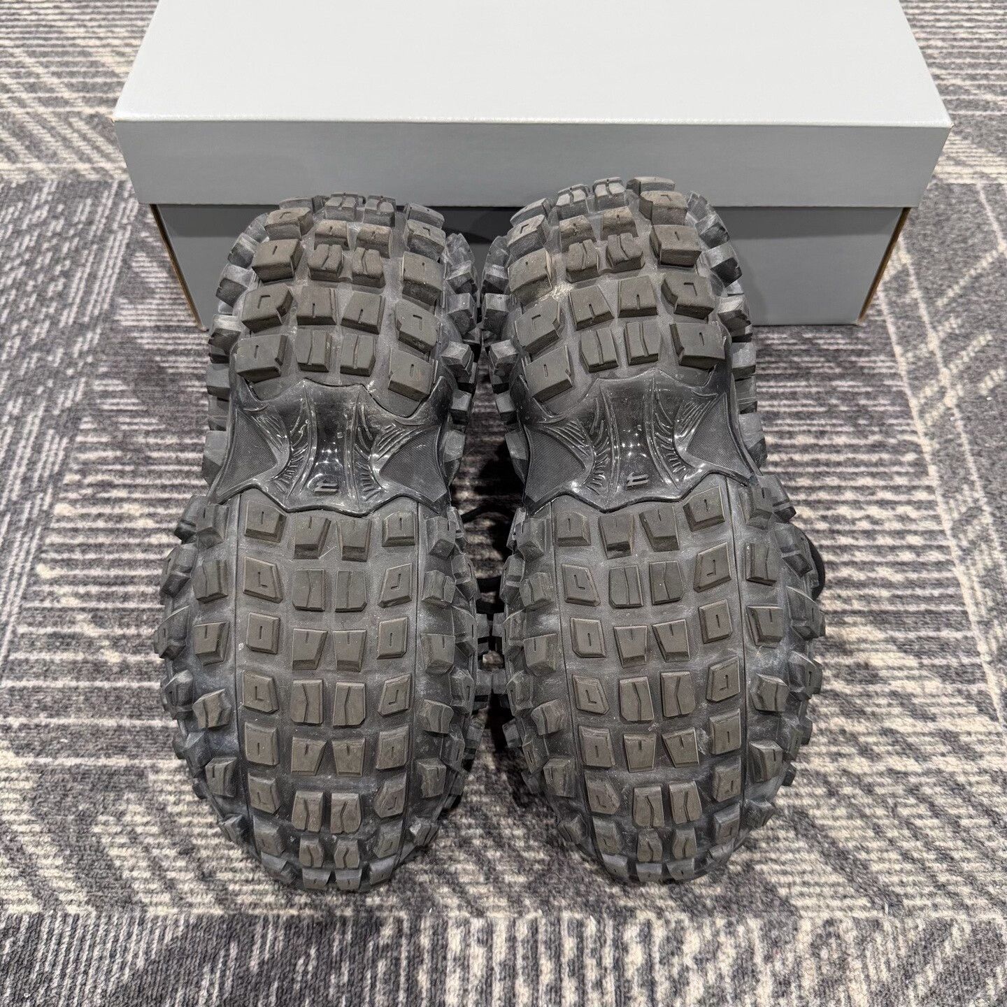 Balenciaga Balenciaga Bouncer Vintage Tire Shoes Size US 9 / EU 42 - 7 Thumbnail