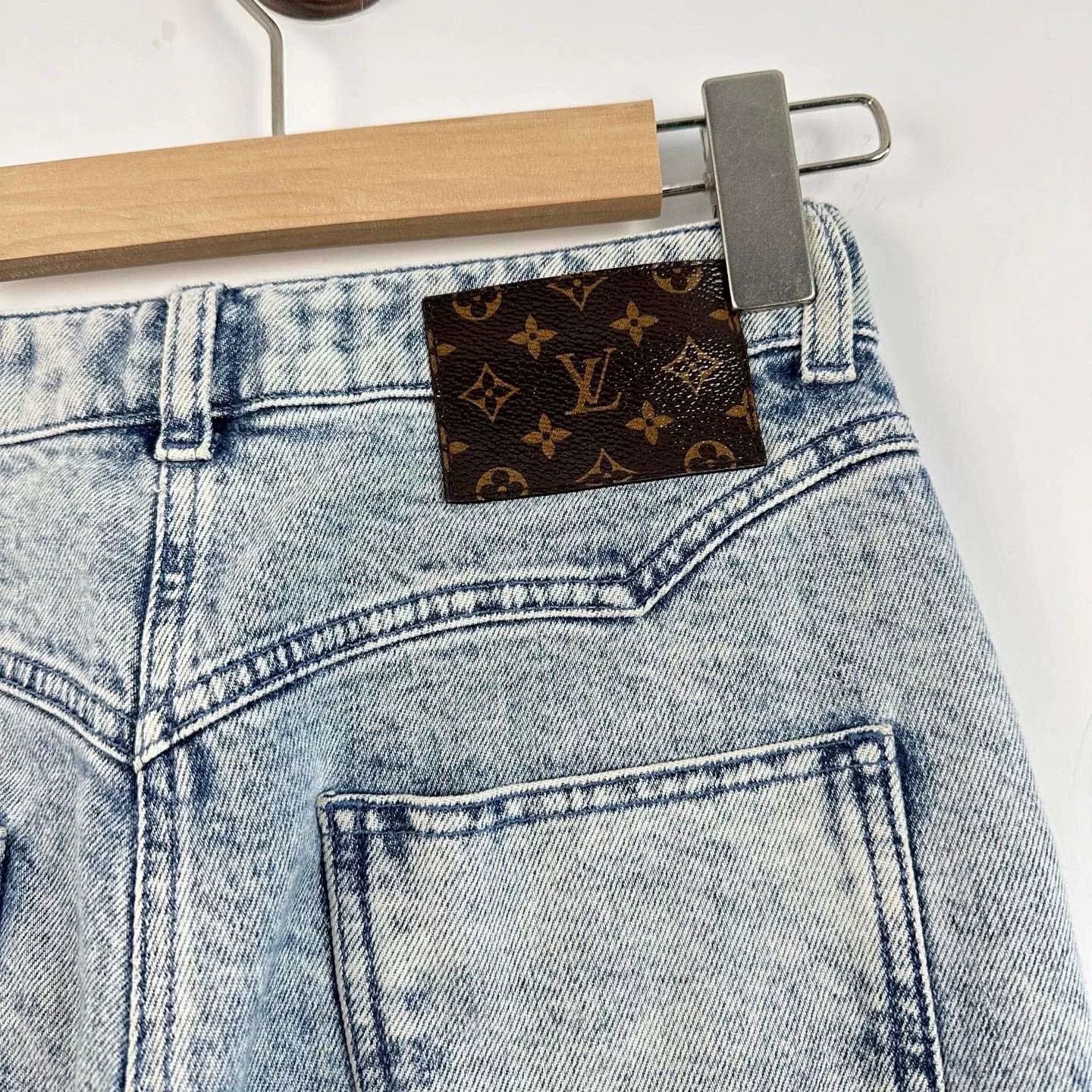 Louis Vuitton Louis Vuitton Light Denim Jeans 34 Size Size US 34 / EU 50 - 4 Thumbnail