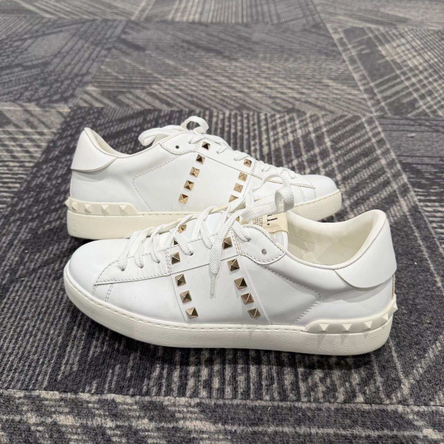 Valentino Valentino Rockstud White Sneakers Size 41.5 Size US 10.5 / IT 40.5 - 4 Thumbnail