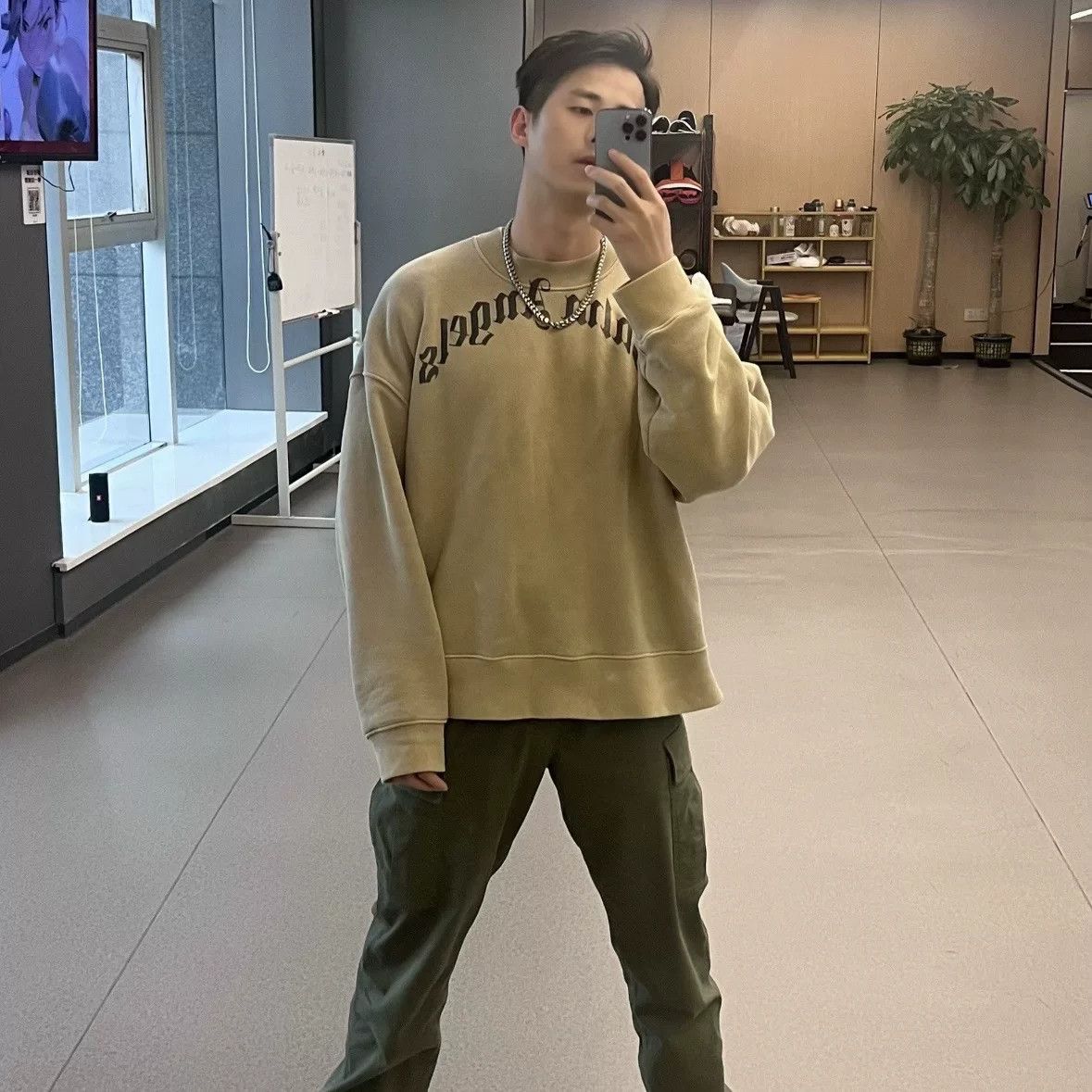 Palm Angels Palm Angels Logo Crewneck Sweatshirt L Size Size US L / EU 52-54 / 3 - 8 Thumbnail