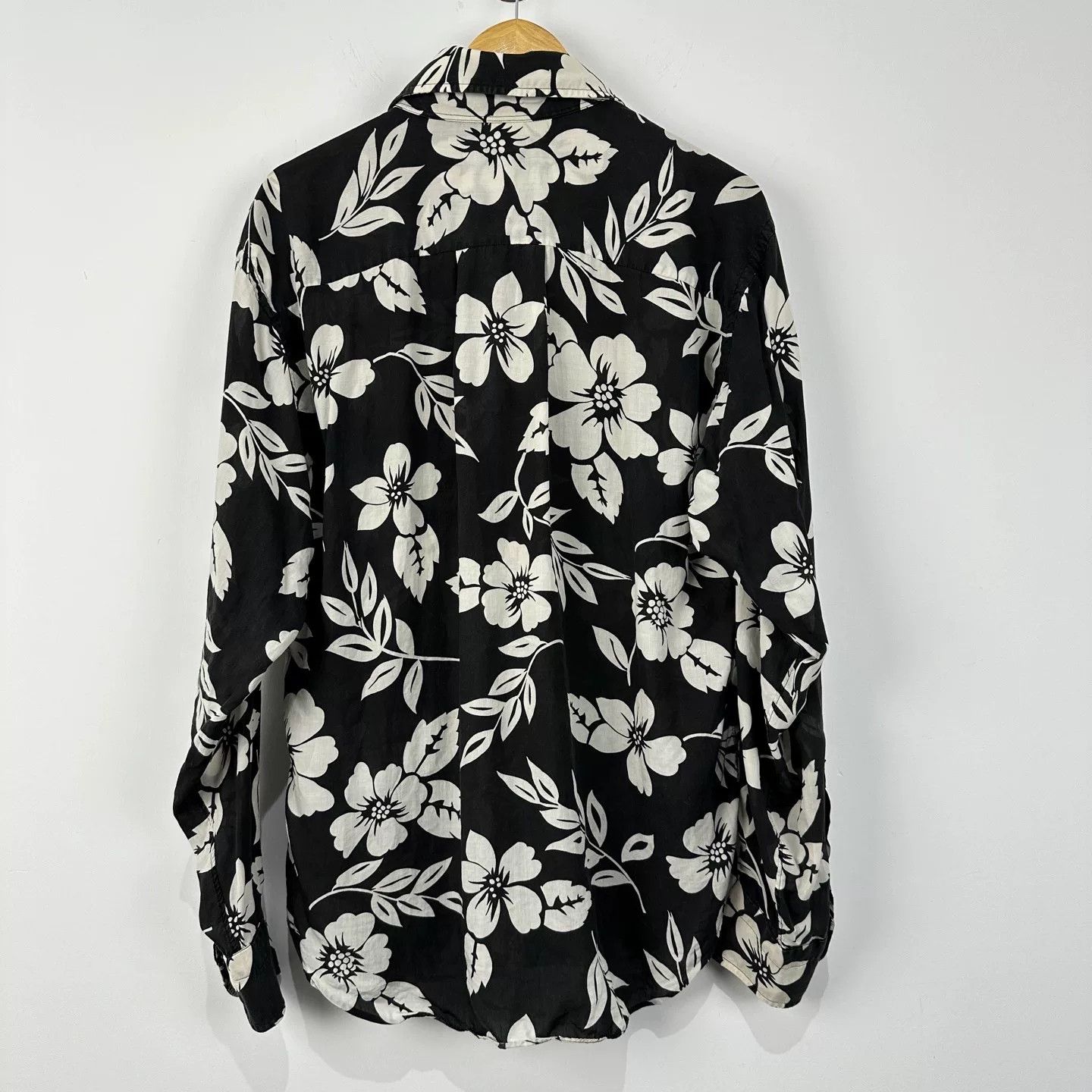 Tom Ford Tom Ford Floral Button-Up Shirt Size 41 Size XL / US 12-14 / IT 48-50 - 2 Thumbnail