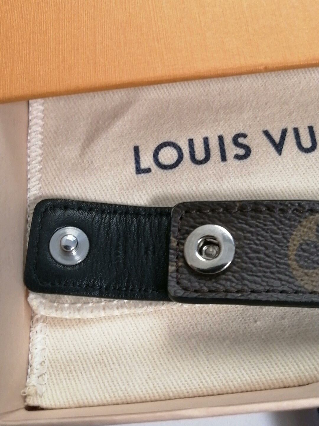 Louis Vuitton Louis Vuitton Monogram Bracelet Size ONE SIZE - 6 Thumbnail