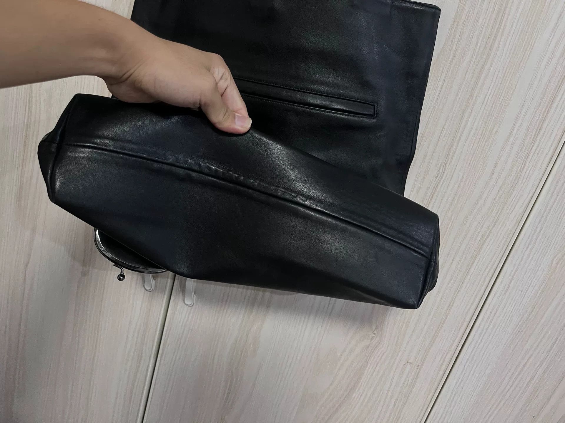 Yohji Yamamoto Yohji Yamamoto Black Leather Crossbody Bag Size ONE SIZE - 5 Thumbnail