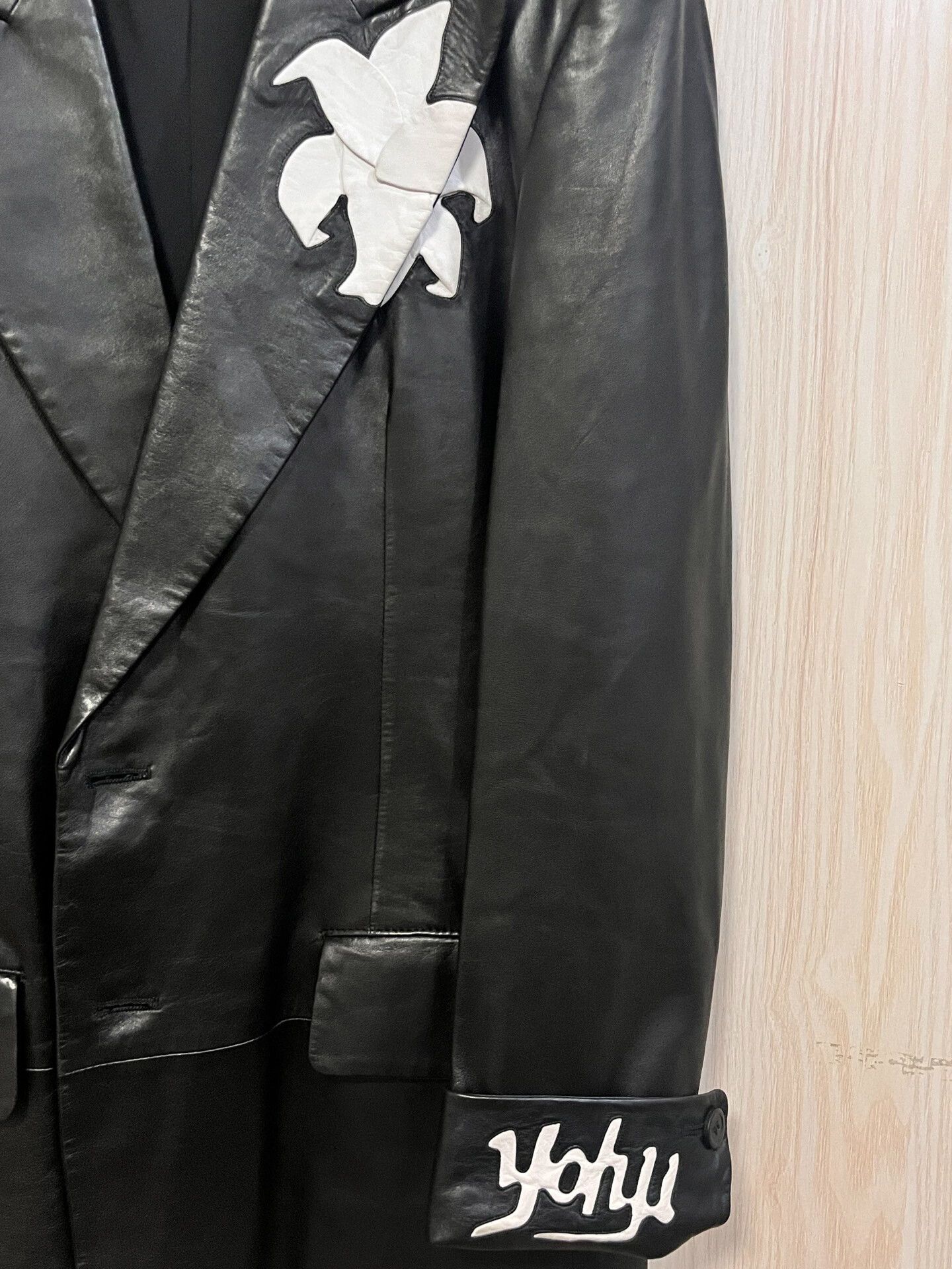 Yohji Yamamoto Yohji Yamamoto Black Blazer with Floral Design Size US L / EU 52-54 / 3 - 4 Thumbnail
