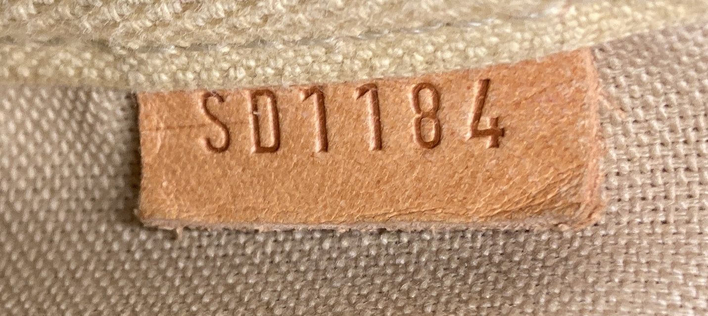 Louis Vuitton Favorite Handbag Size ONE SIZE - 9 Thumbnail