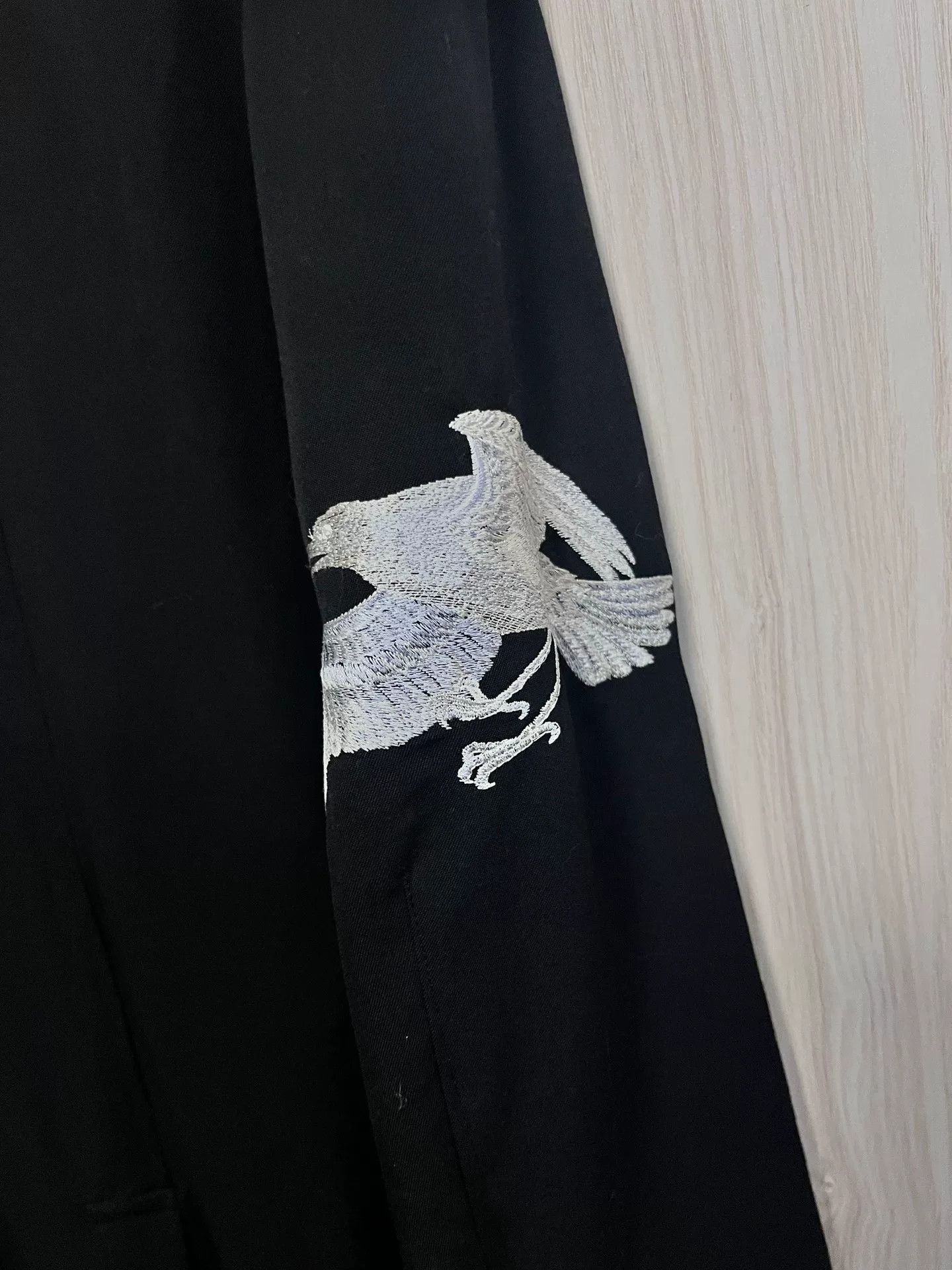 Yohji Yamamoto Yohji Yamamoto Embroidered Raven Jacket Size XL / US 12-14 / IT 48-50 - 4 Thumbnail