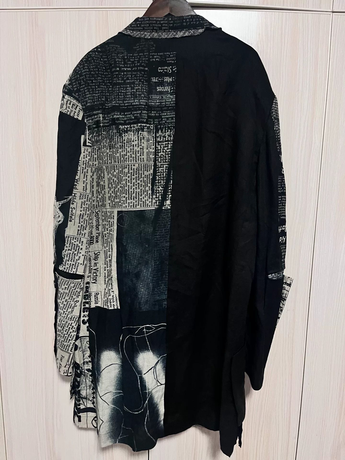 Yohji Yamamoto Yohji Yamamoto Newspaper Print Jacket Size US M / EU 48-50 / 2 - 2 Thumbnail