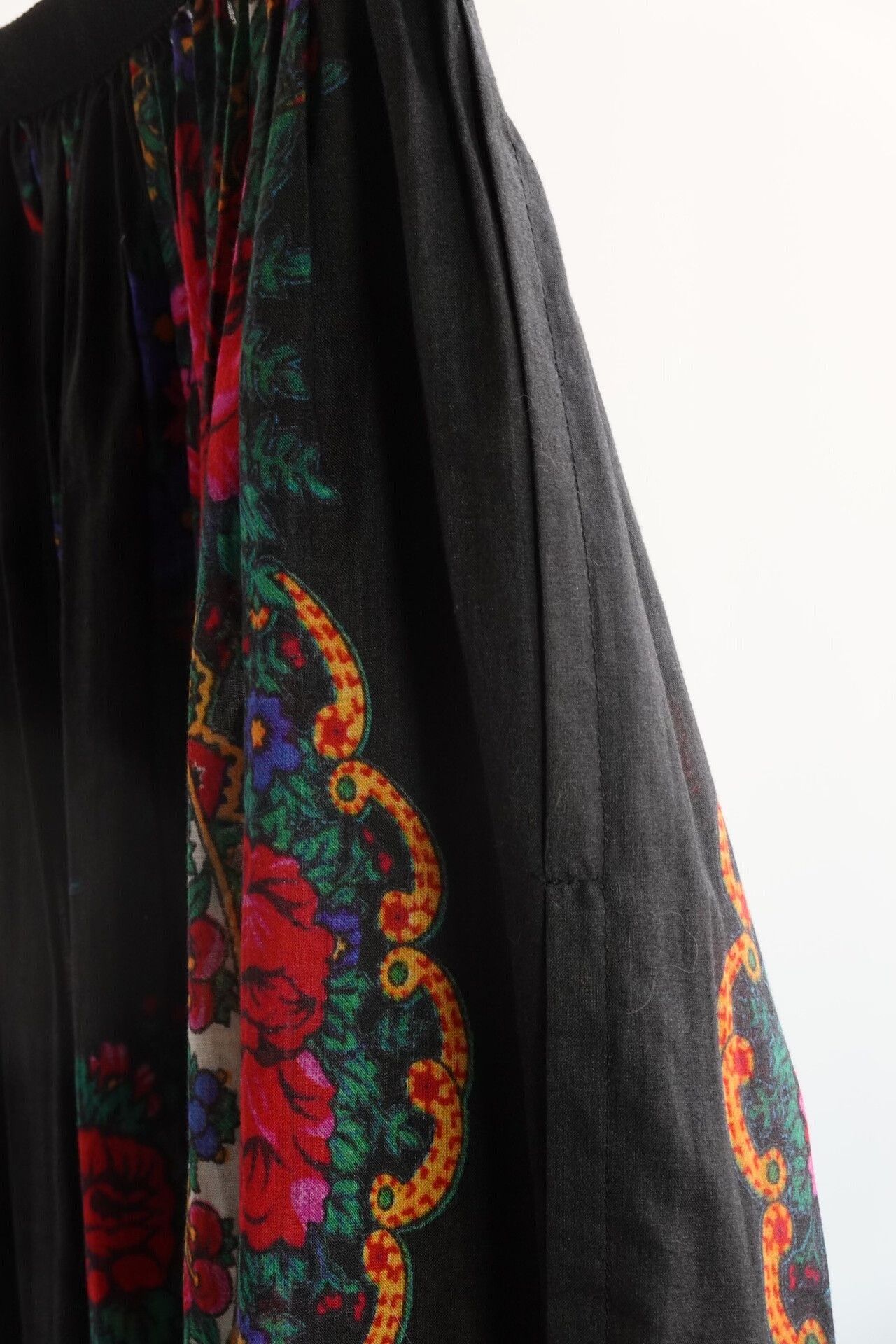 Comme des Garcons Floral Pleated Skirt by CDG Size 24" / US 00 / IT 34 - 5 Thumbnail