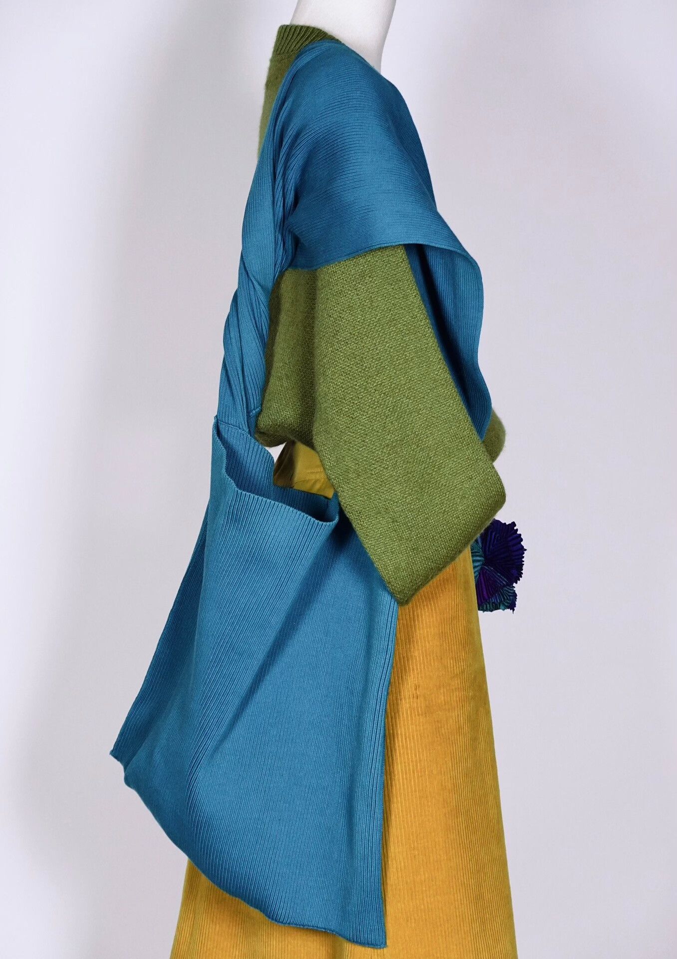 Pervert Blue Twisted Knit Bag by PERVERZE Size ONE SIZE - 4 Thumbnail