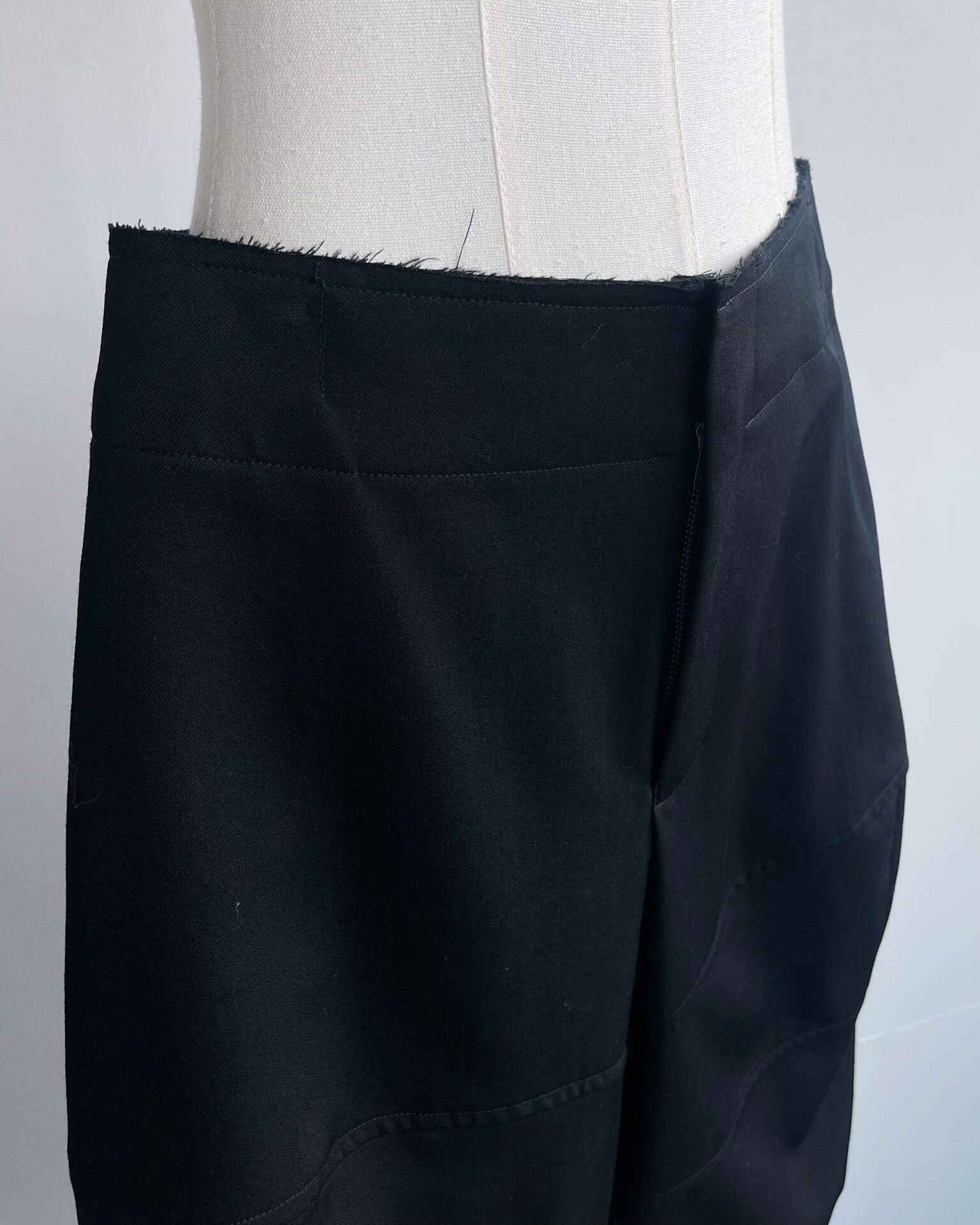 Comme des Garcons CDG Tailored Black Culotte Pants Size 28" / US 6 / IT 42 - 3 Thumbnail