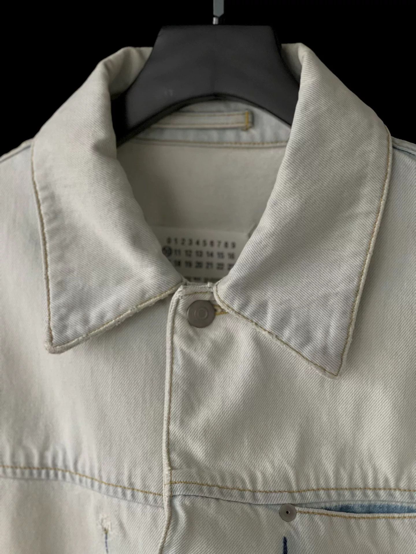 Maison Margiela Maison Margiela Distressed Denim Jacket for Men Size US M / EU 48-50 / 2 - 5 Thumbnail