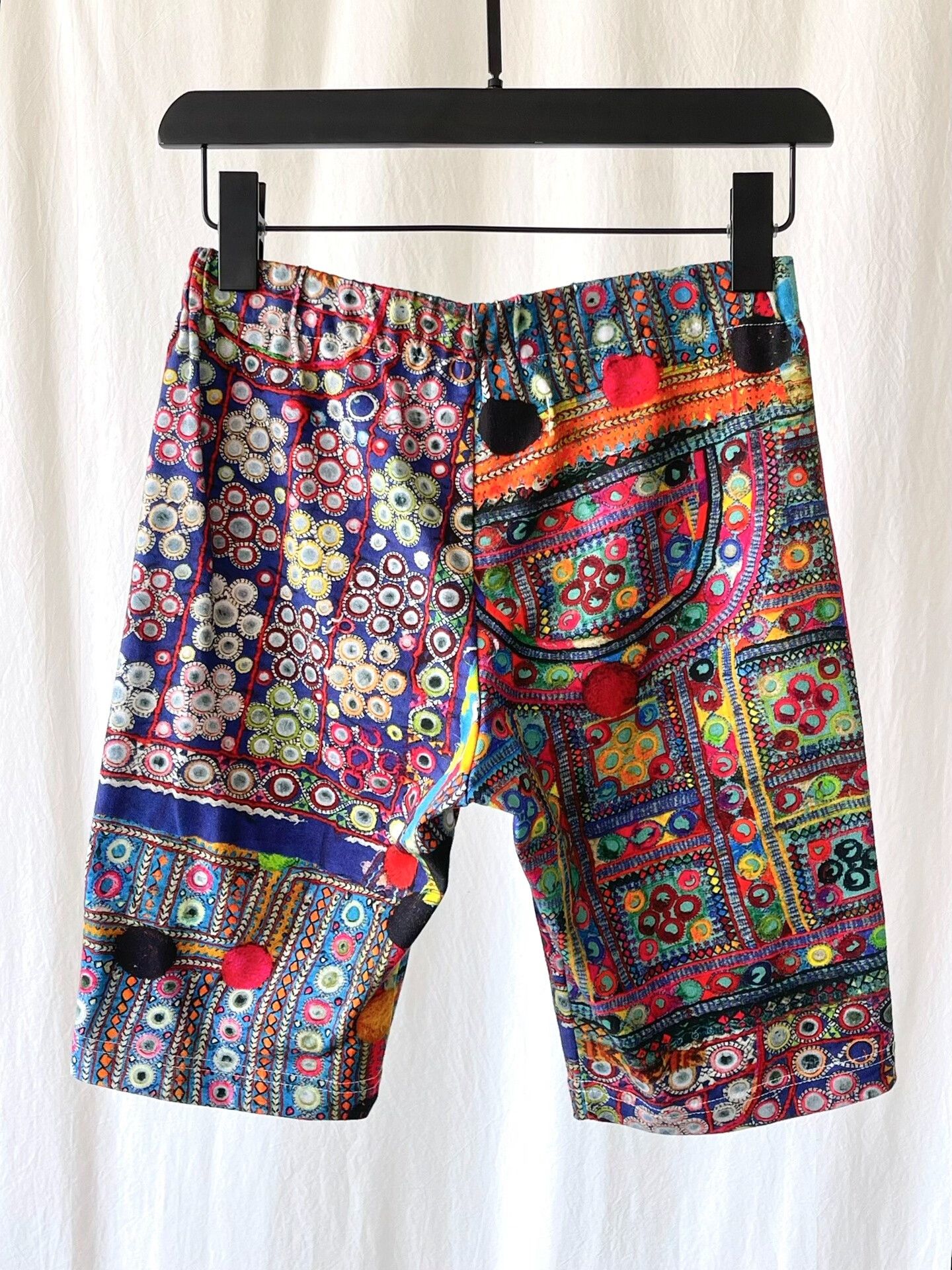 Comme des Garcons Colorful Cotton Shorts with Ethnic Print Size 24" / US 00 / IT 34 - 5 Thumbnail