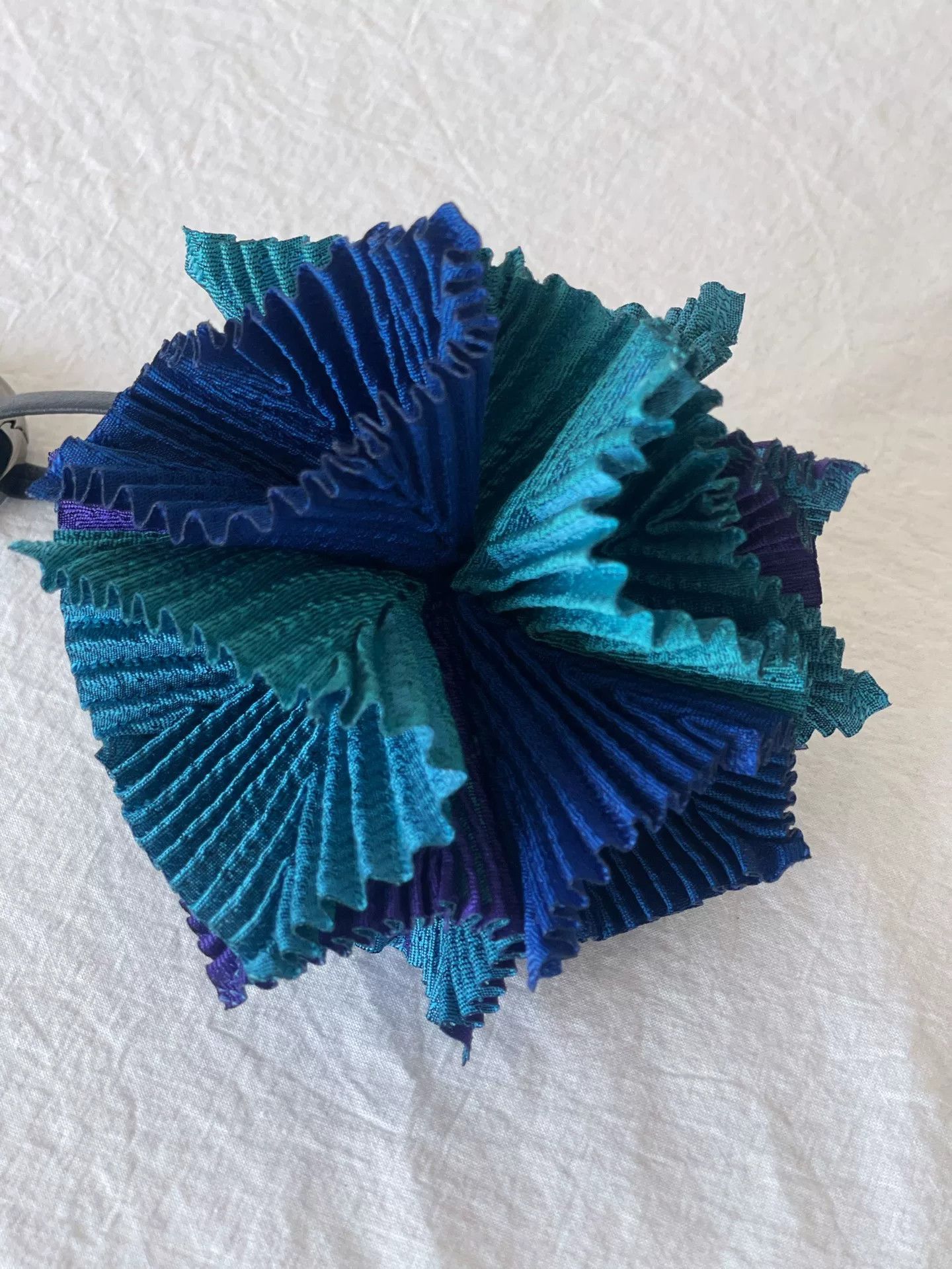 Issey Miyake Issey Miyake Pleated Keychain Bag Charm Size ONE SIZE - 4 Thumbnail