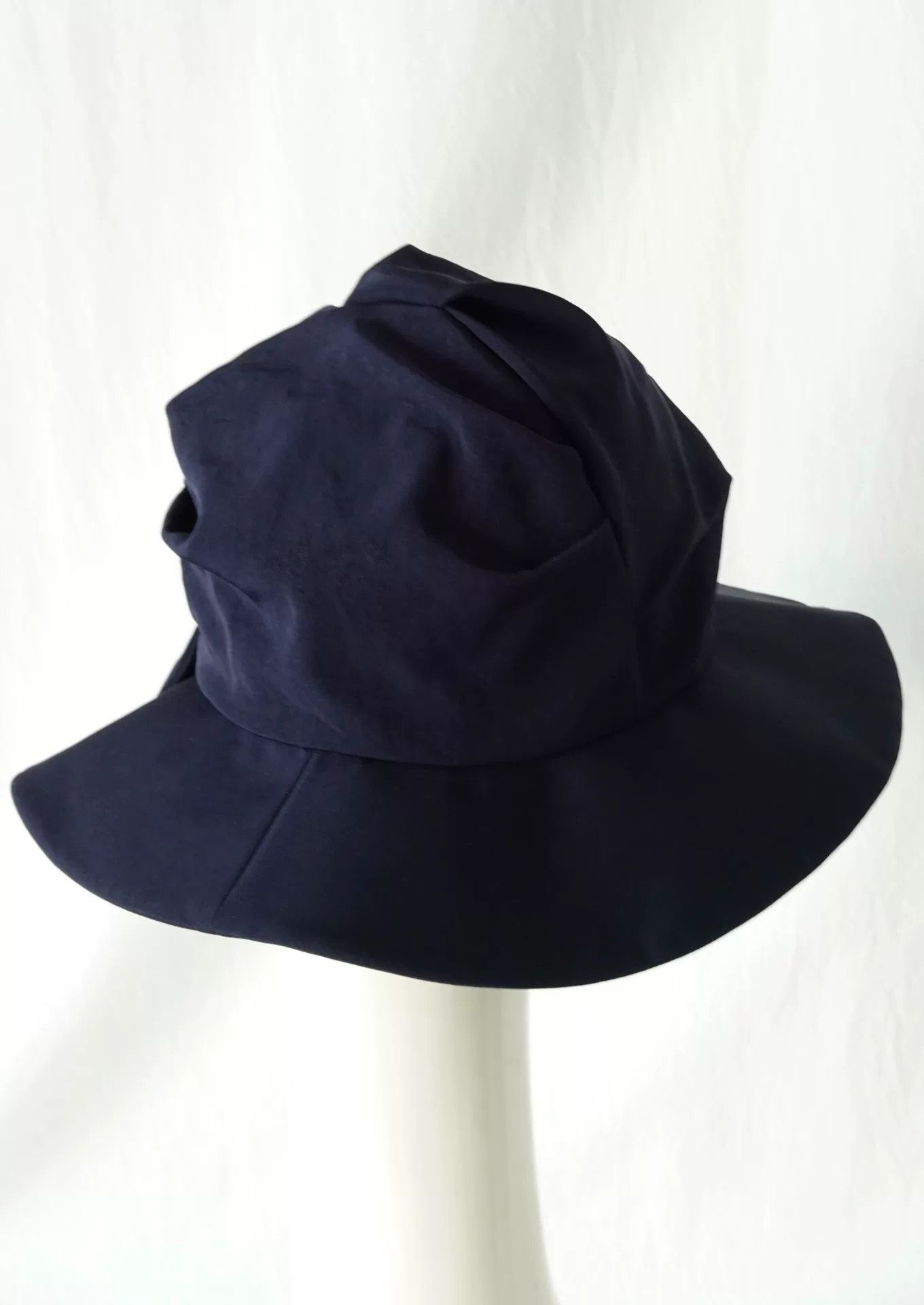 Y's Elegant Navy Pleated Wide Brim Hat Size ONE SIZE - 6 Thumbnail