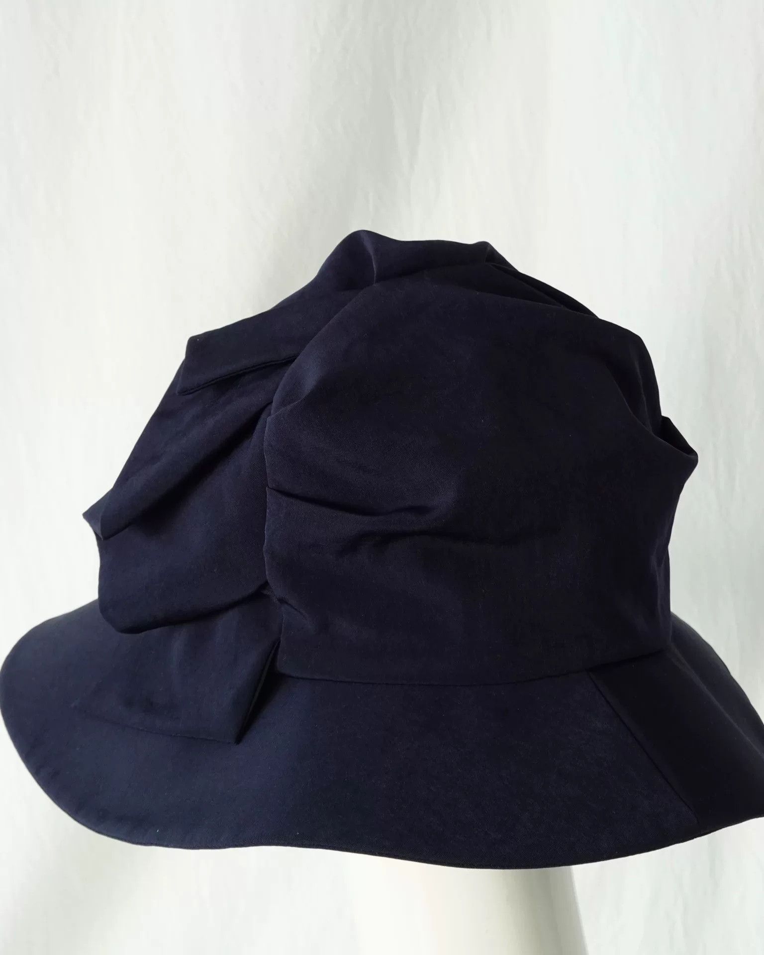 Y's Elegant Navy Pleated Wide Brim Hat Size ONE SIZE - 8 Thumbnail