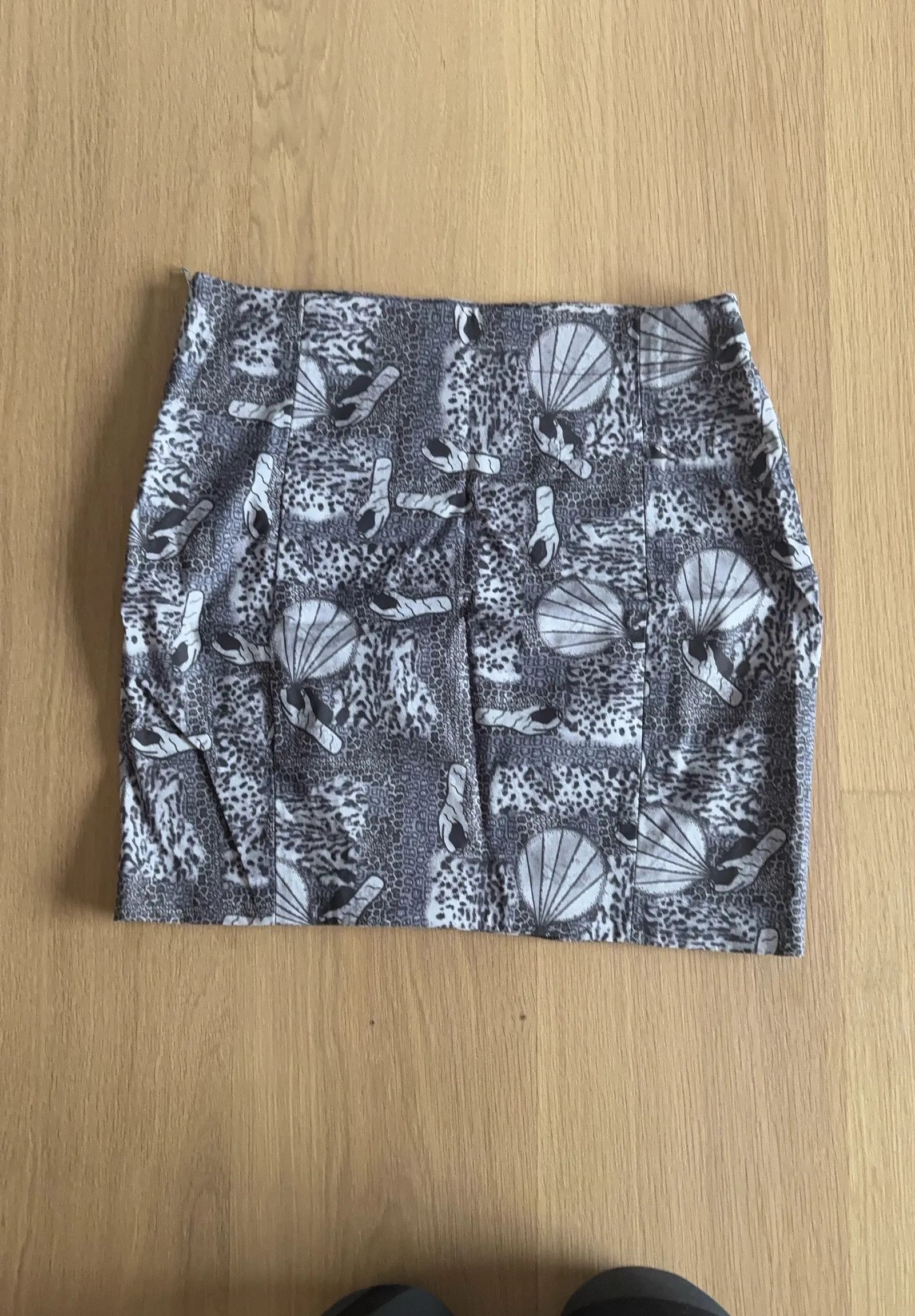 Acne Studios Acne Studios Rama D5 Prt CAW/11 Skirt Size 26" / US 2 / IT 38 - 4 Thumbnail