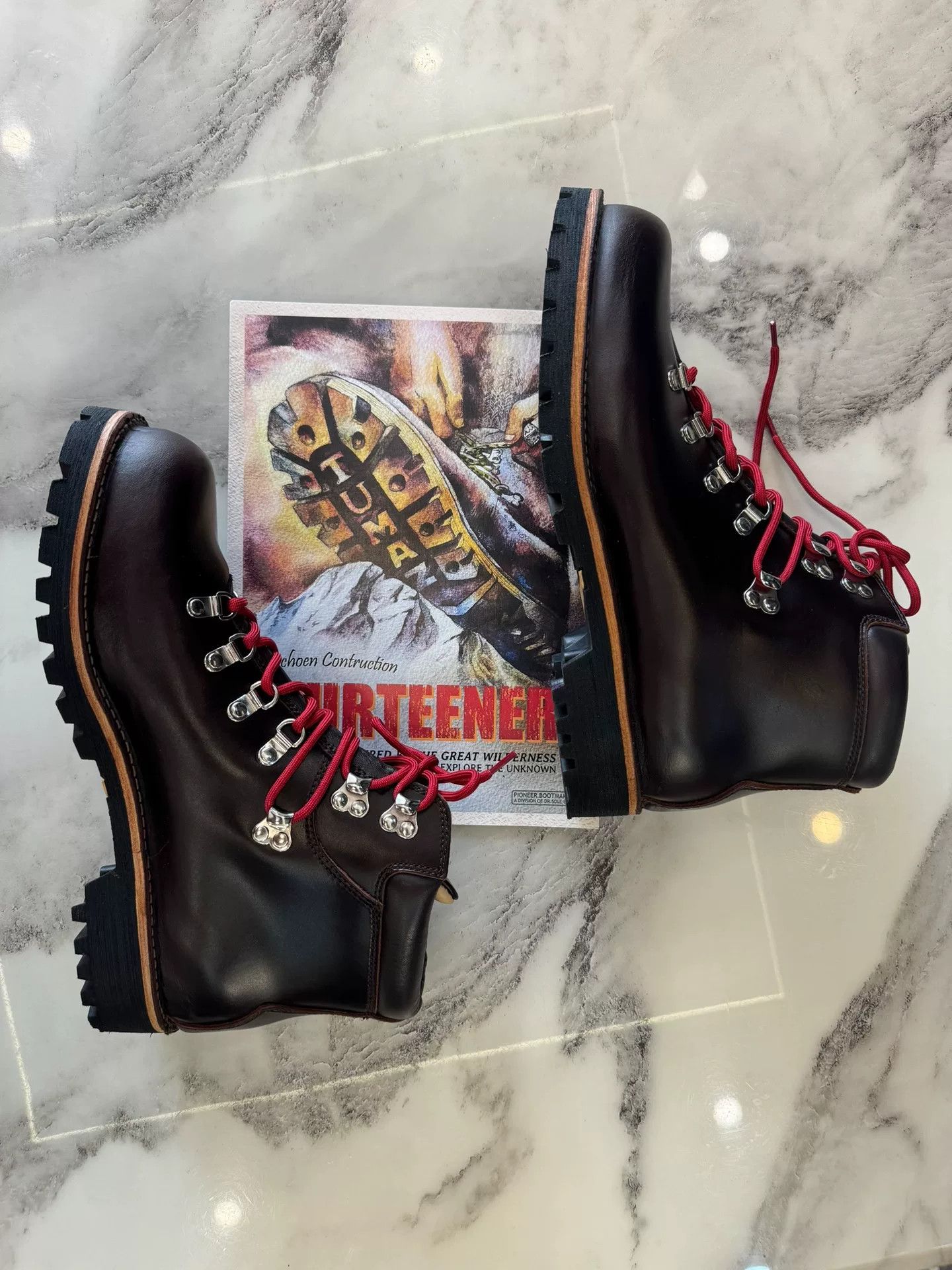 Vintage Pioneer Hiking Boots in Brown