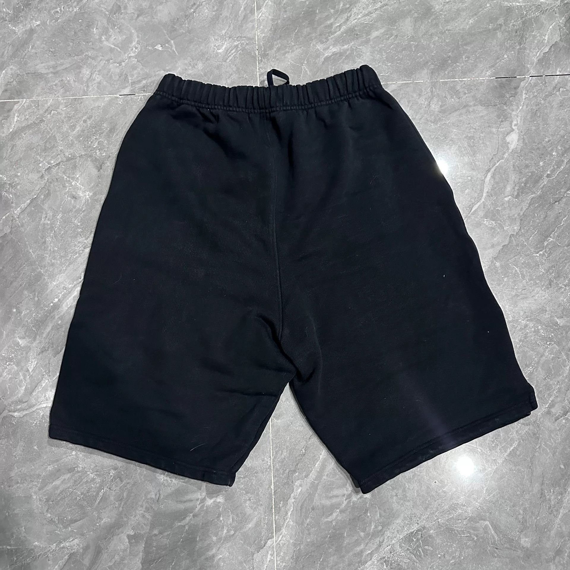 AMI AMI PARIS Black Heart Embroidered Shorts Size US 28 / EU 44 - 2 Thumbnail