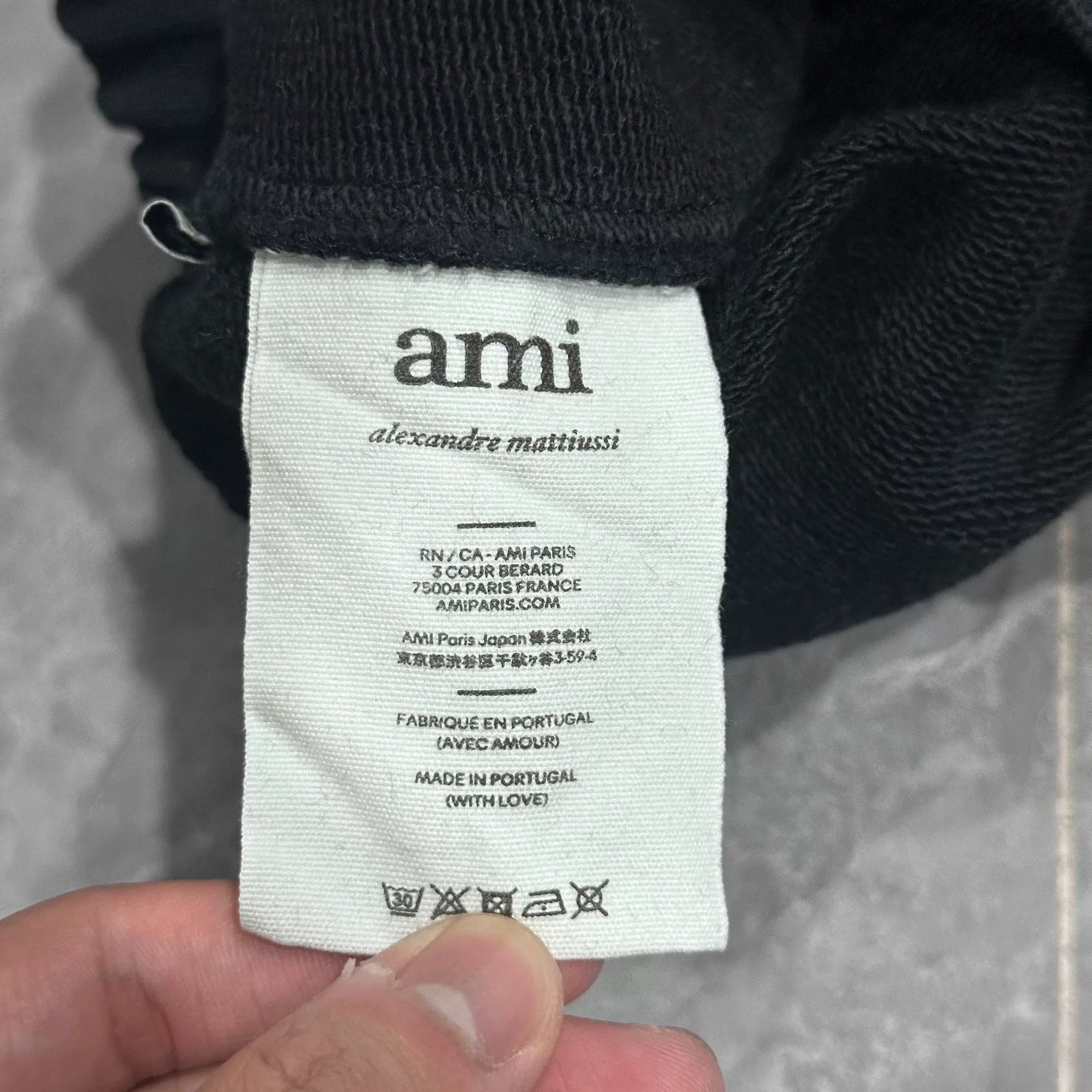 AMI AMI PARIS Black Heart Embroidered Shorts Size US 28 / EU 44 - 5 Thumbnail
