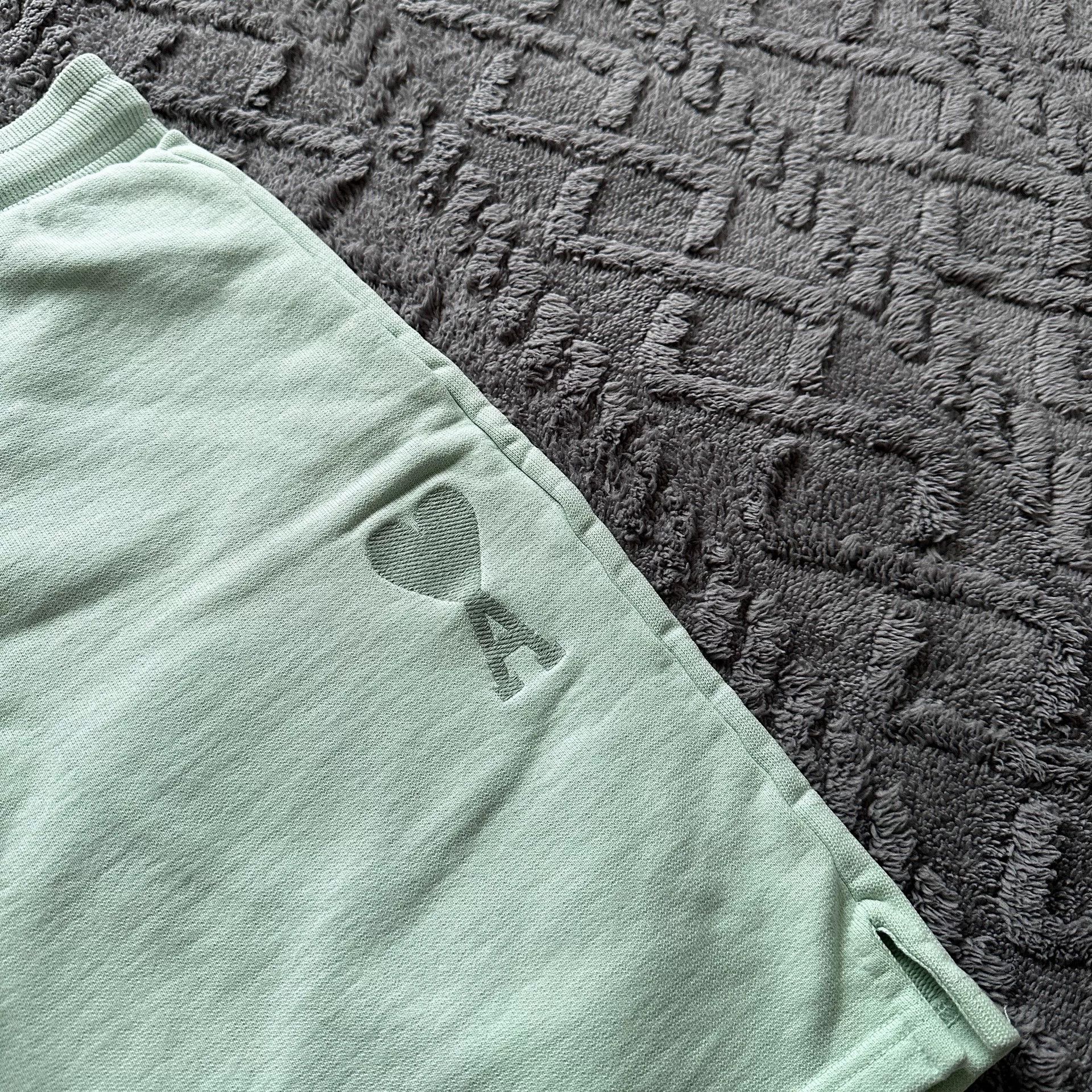 AMI Mint Green Heart Embroidered Shorts Size US 28 / EU 44 - 3 Thumbnail