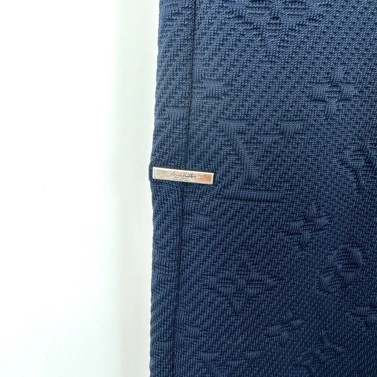 Louis Vuitton Louis Vuitton Logo Embossed Jogger Pants Size US 26 / EU 42 - 6 Thumbnail