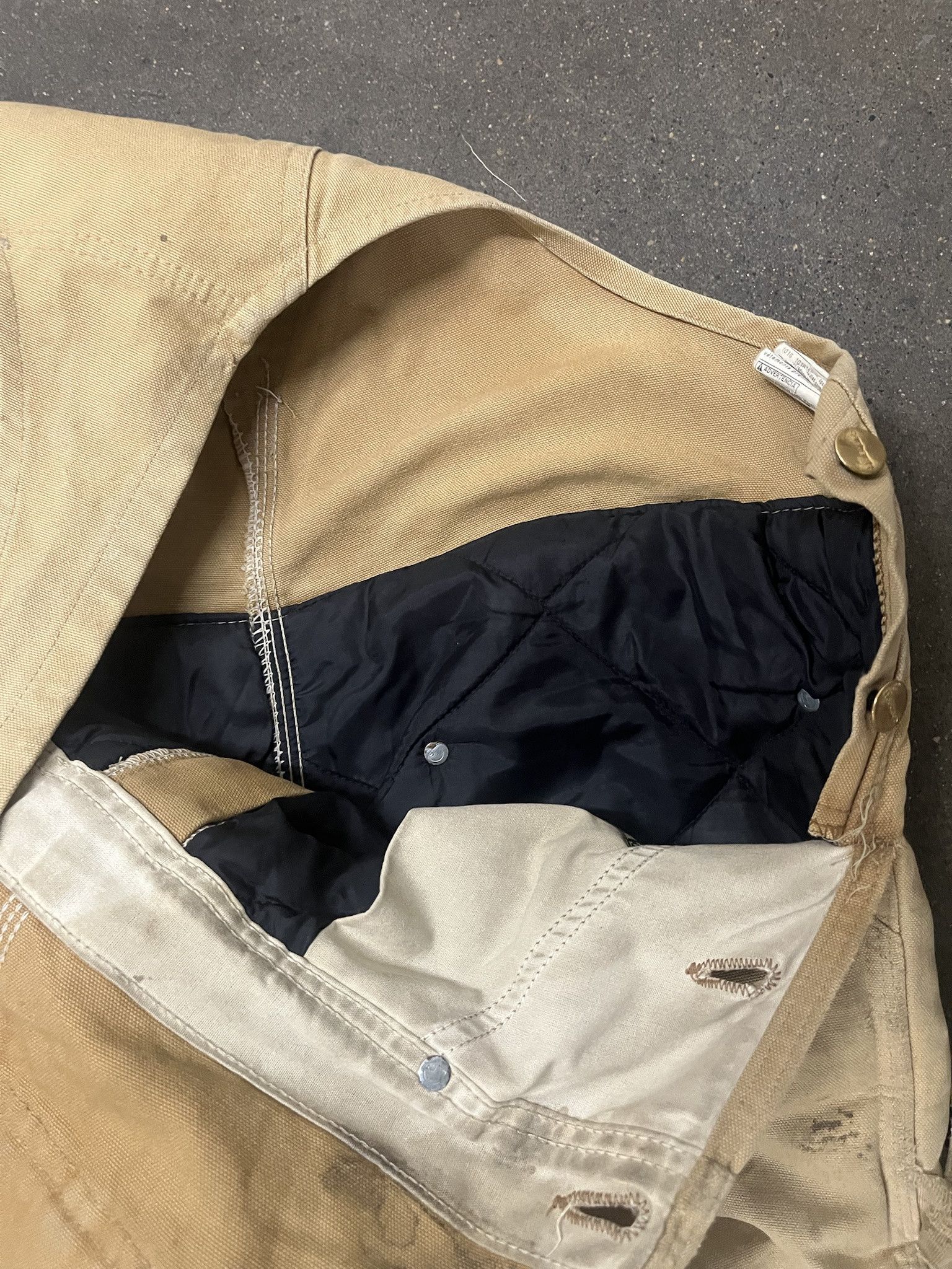 Carhartt × Vintage Vintgage 1990s Carhartt DIstrssed Double Knee Quilted Canvas Overalls Size XL Size US XL / EU 56 / 4 - 7 Thumbnail