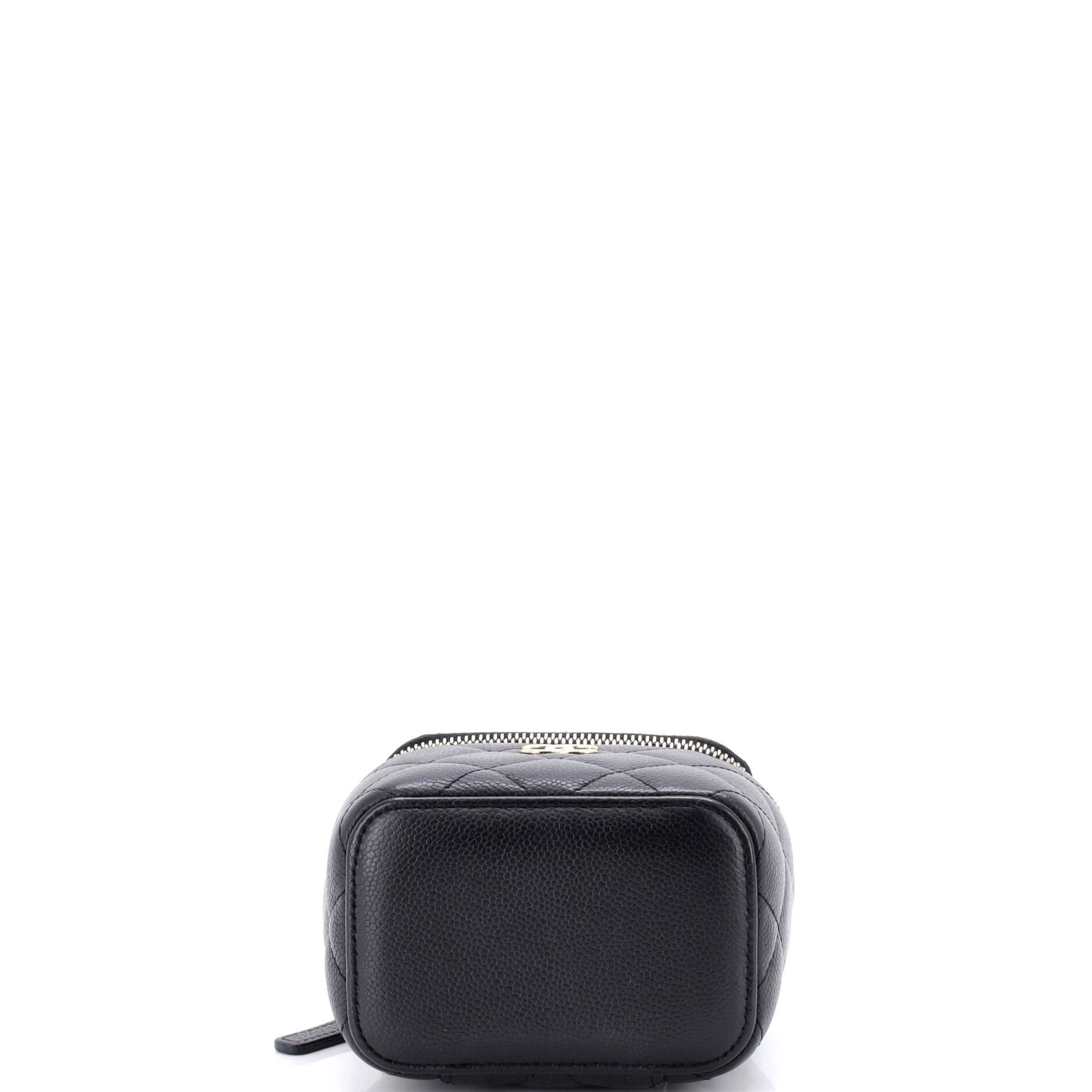 Chanel Tiny CC Link Vanity Case with Chain Size ONE SIZE - 5 Thumbnail