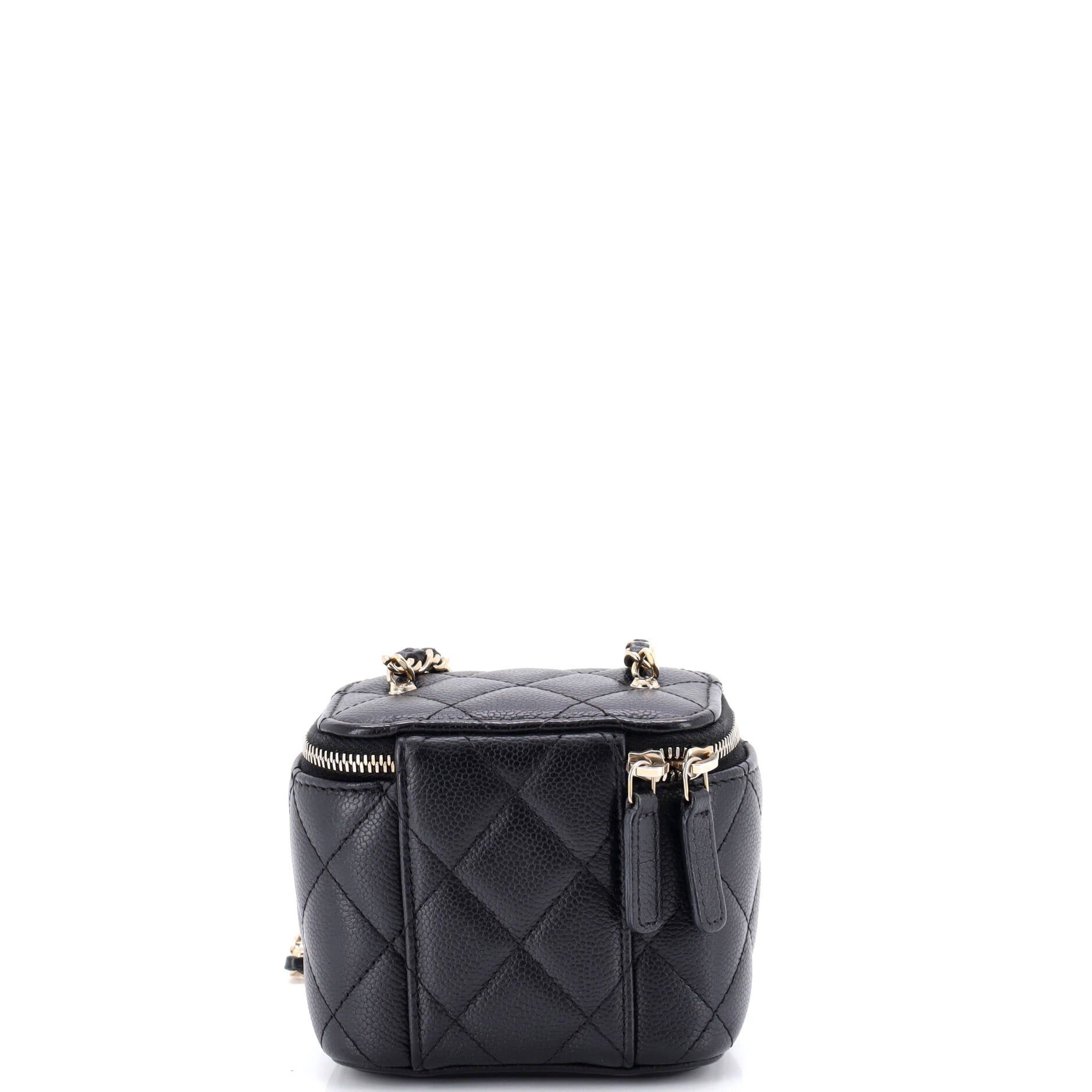 Chanel Tiny CC Link Vanity Case with Chain Size ONE SIZE - 4 Thumbnail