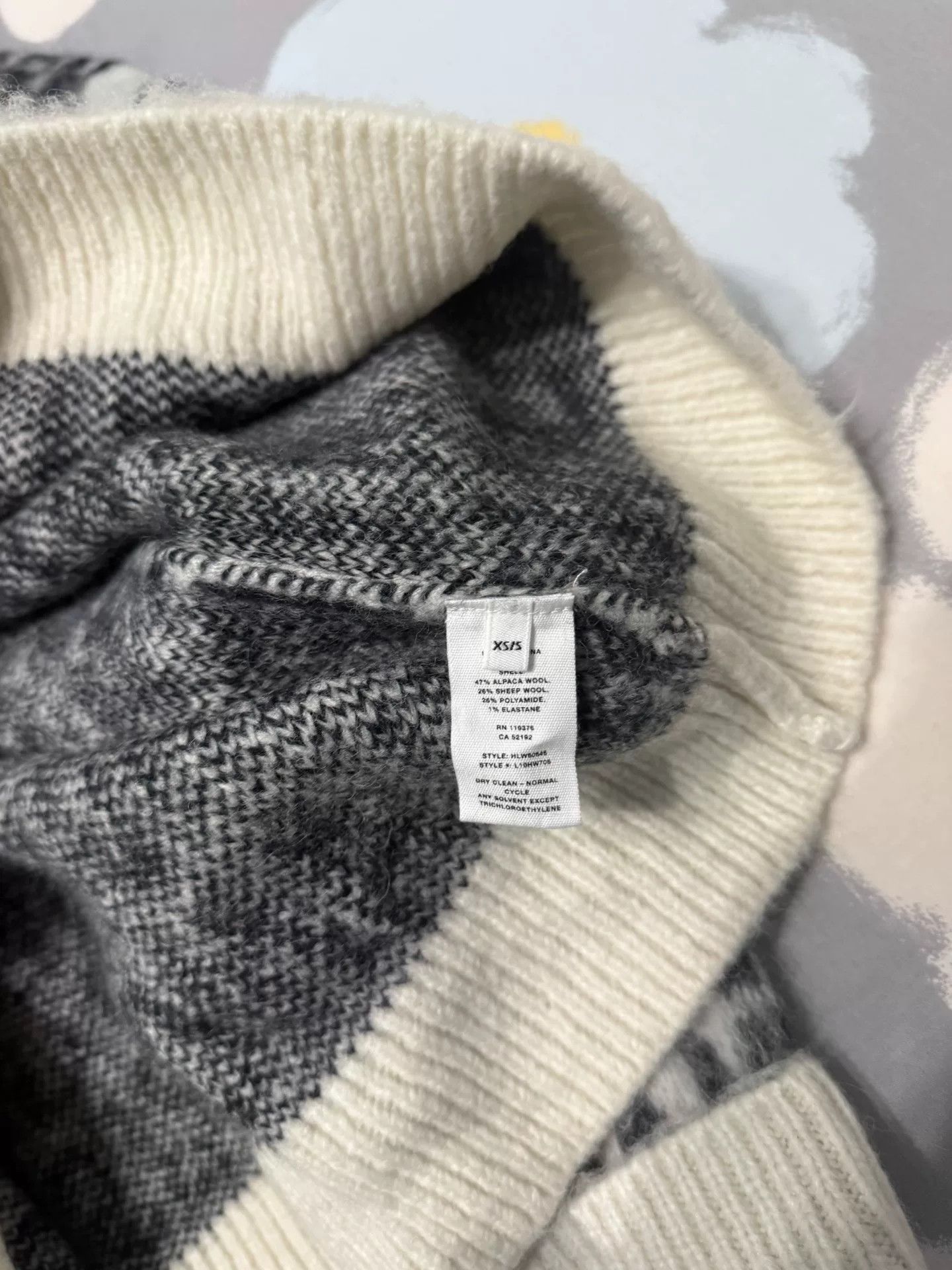 Helmut Lang Helmut Lang Fuzzy Sweater in Black and White Size S / US 4 / IT 40 - 8 Thumbnail