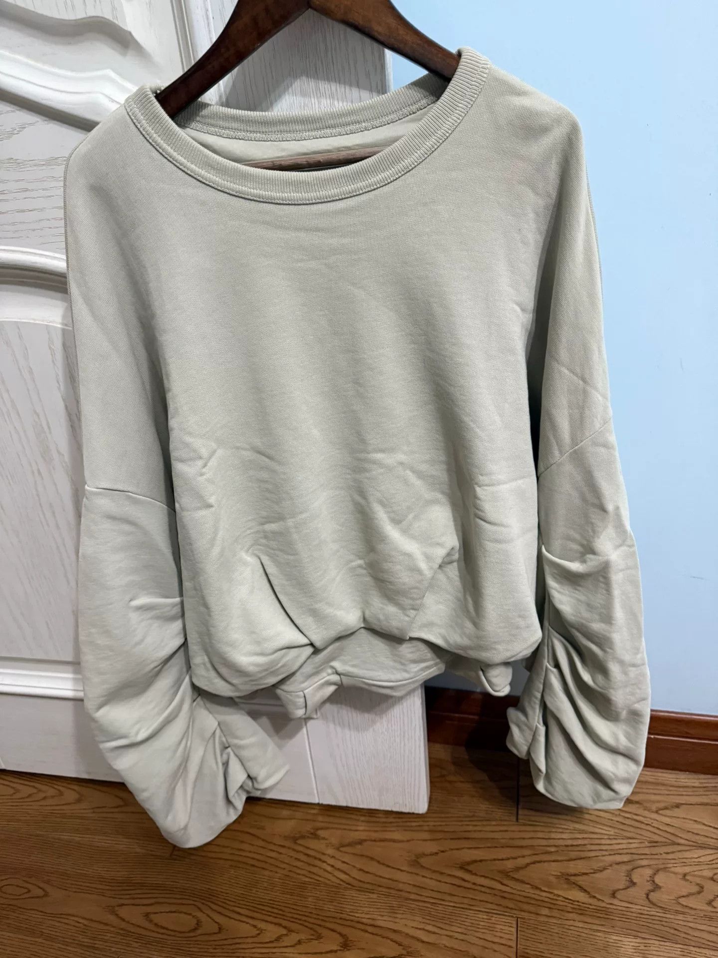 Dries Van Noten Dries Van Noten Ruched Sleeve Sweatshirt Size M / US 6-8 / IT 42-44 - 4 Thumbnail