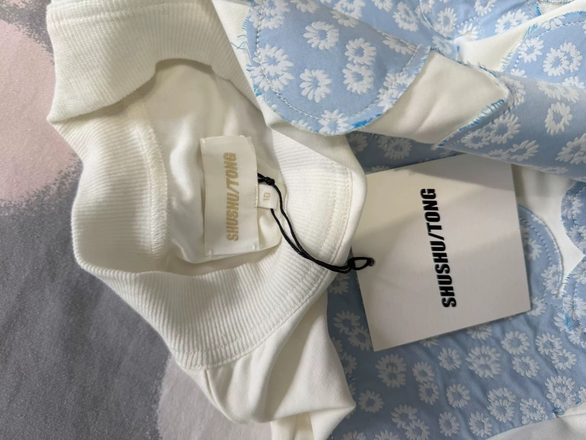 Shushu/Tong Comfortable Short Sleeve Top for Women Size M / US 6-8 / IT 42-44 - 3 Thumbnail
