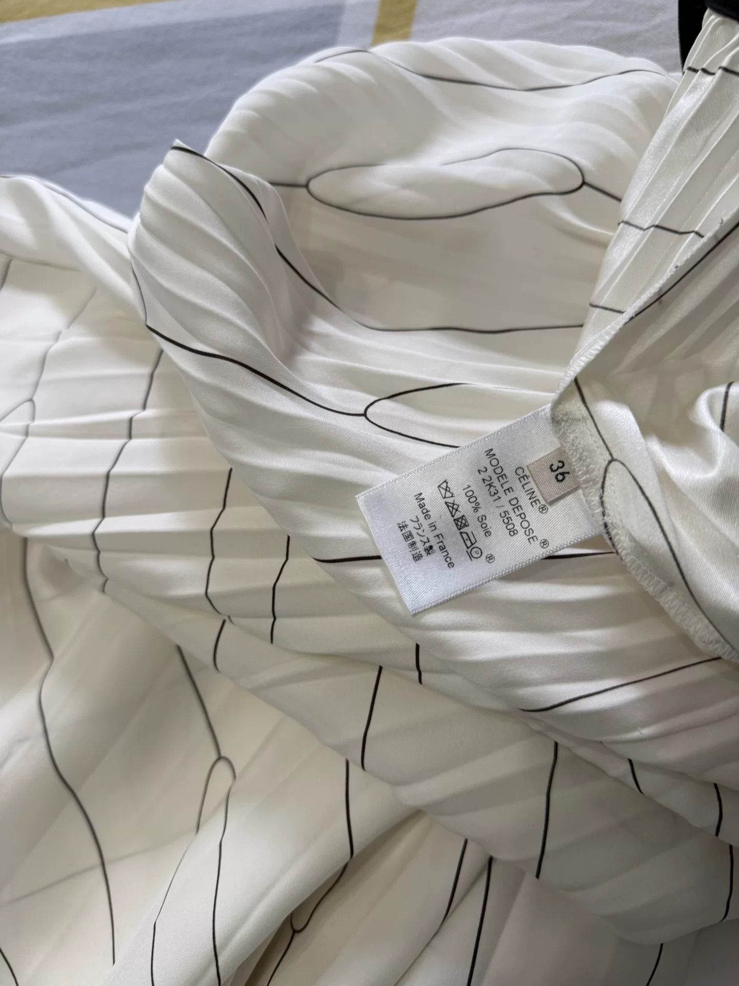Celine Elegant Old Celine Silk Skirt Size 34" / US 12 / IT 48 - 4 Thumbnail