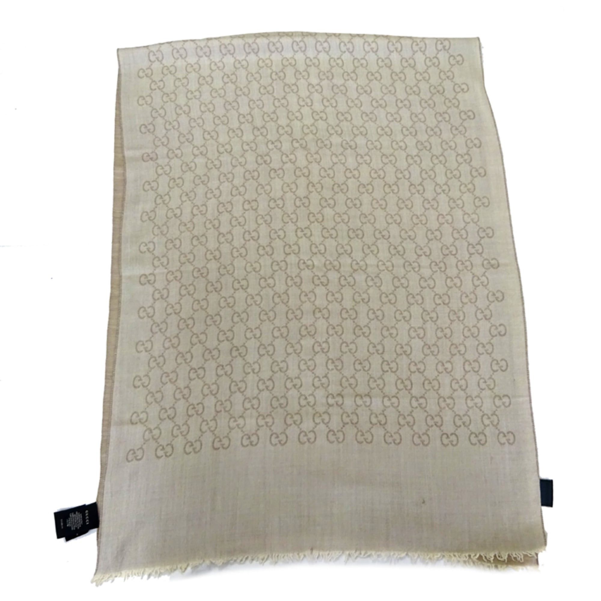 Gucci Gucci GG print large women's silk scarf/muffler in beige Size ONE SIZE - 3 Thumbnail