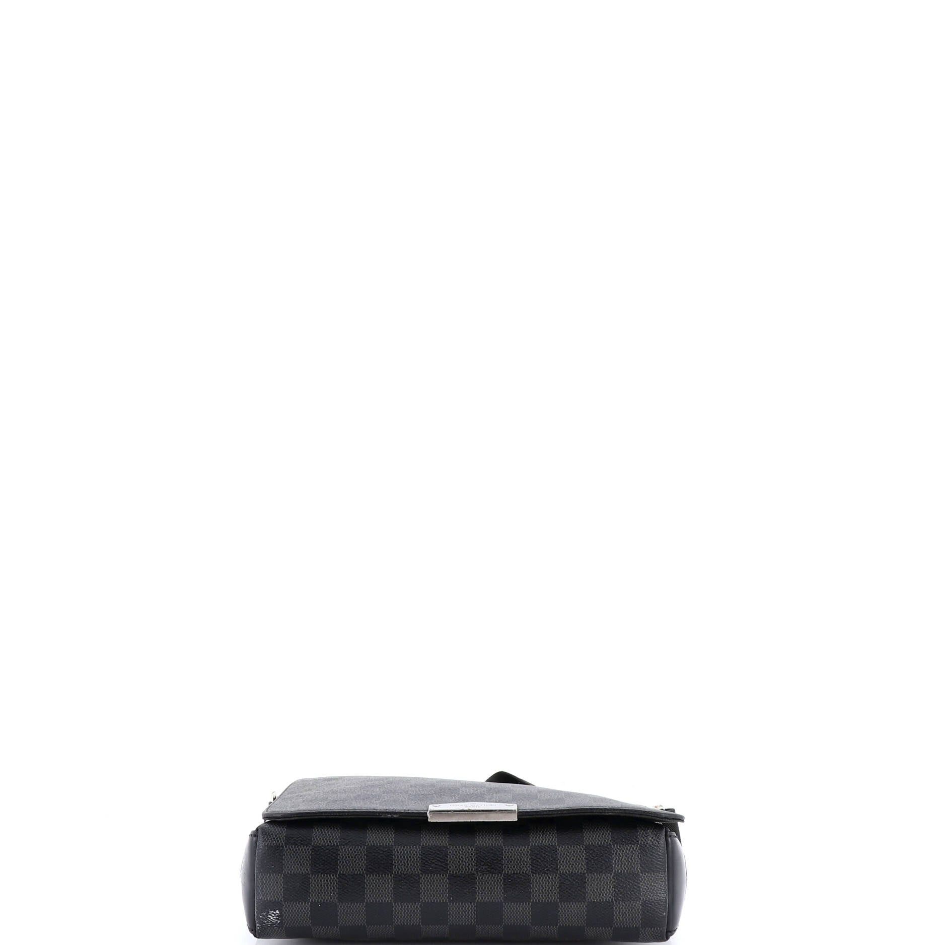 Louis Vuitton District Messenger Bag Size ONE SIZE - 4 Thumbnail