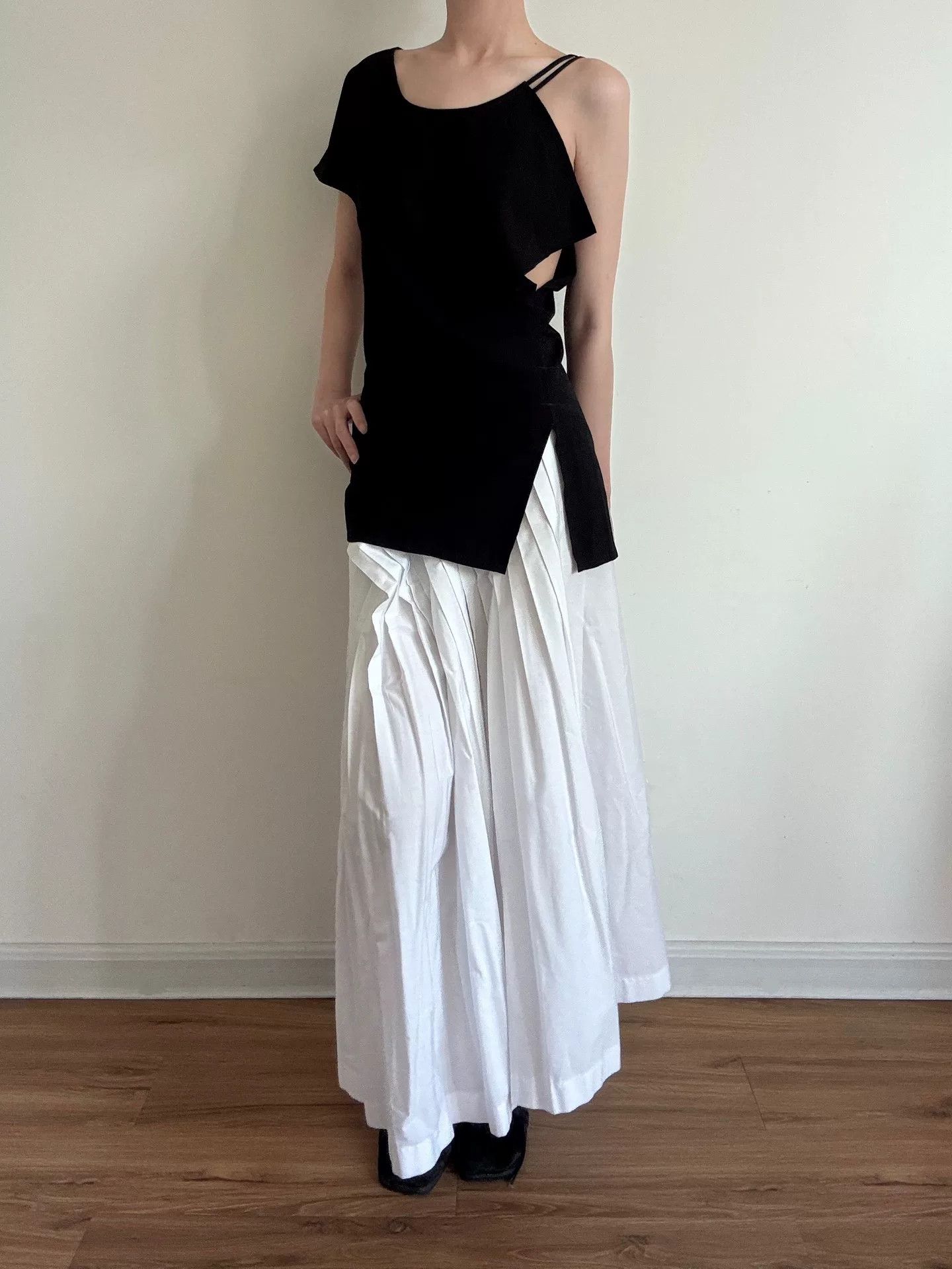 Yohji Yamamoto Black Asymmetric Shoulder Top by Limi Feu Size S / US 4 / IT 40 - 6 Thumbnail